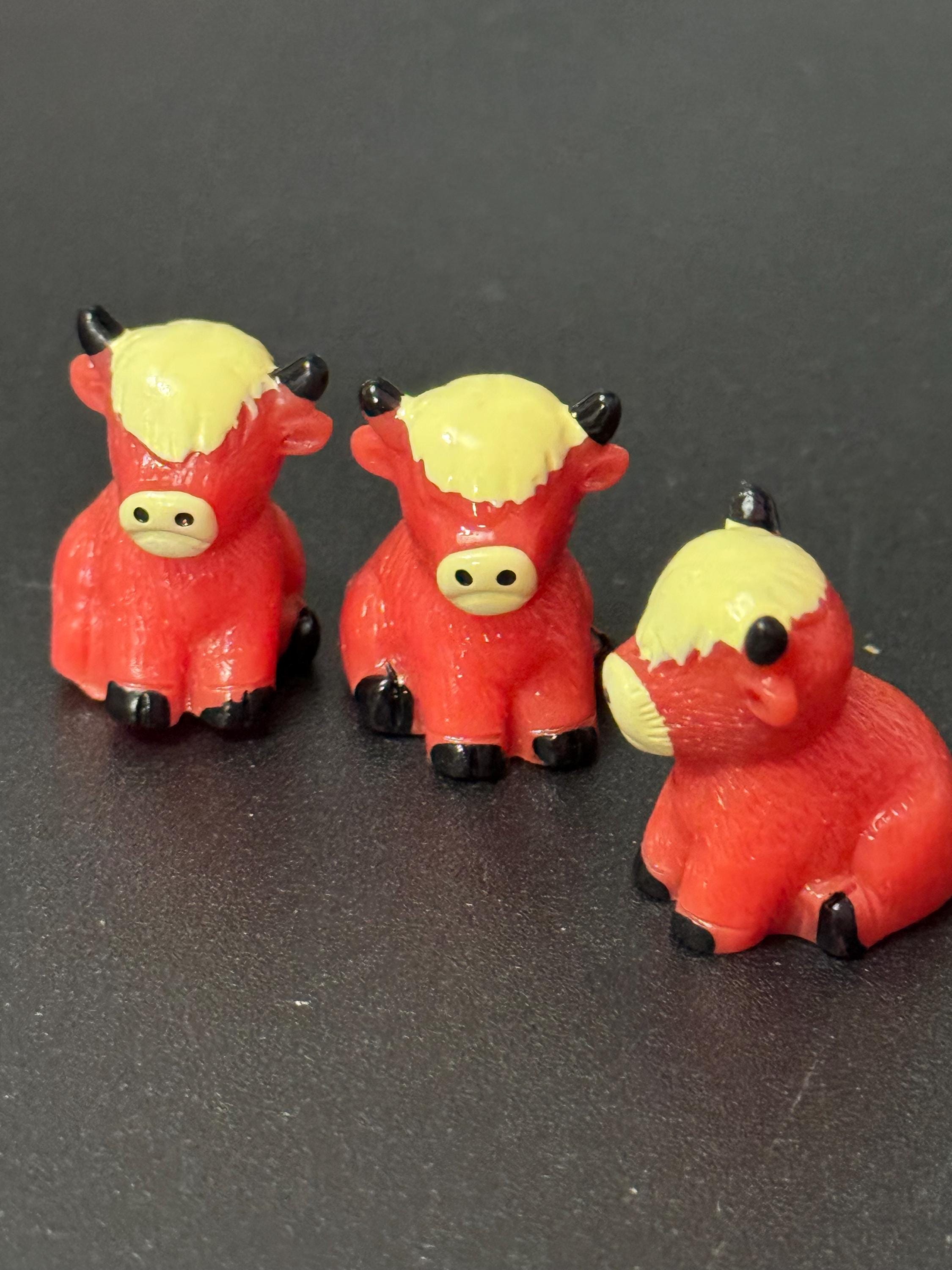 3 x Miniature highland cow cattle toppers tiny figures for cake decoration , craft and dollhouse