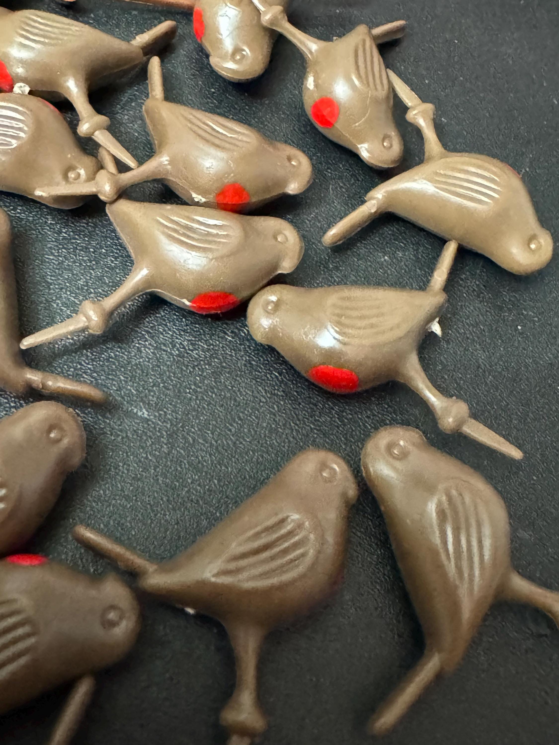 Retro Robin Redbreast medium brown red plastic Christmas Cake Topper Decoration Snow Scene baking