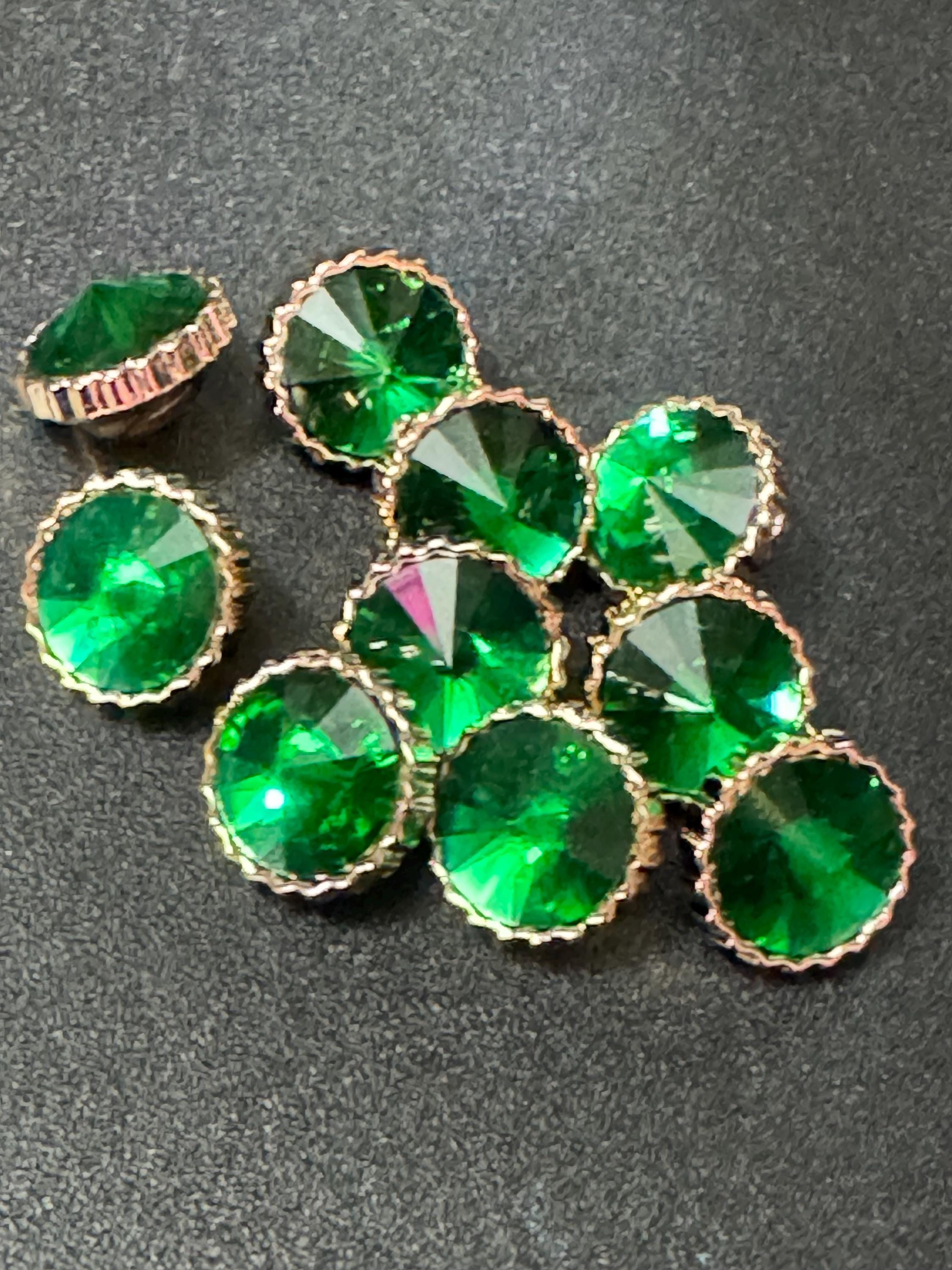 Pack of 10 Emerald Green Rivoli Diamond Acrylic Crystal Buttons - 12mm Gold Tone