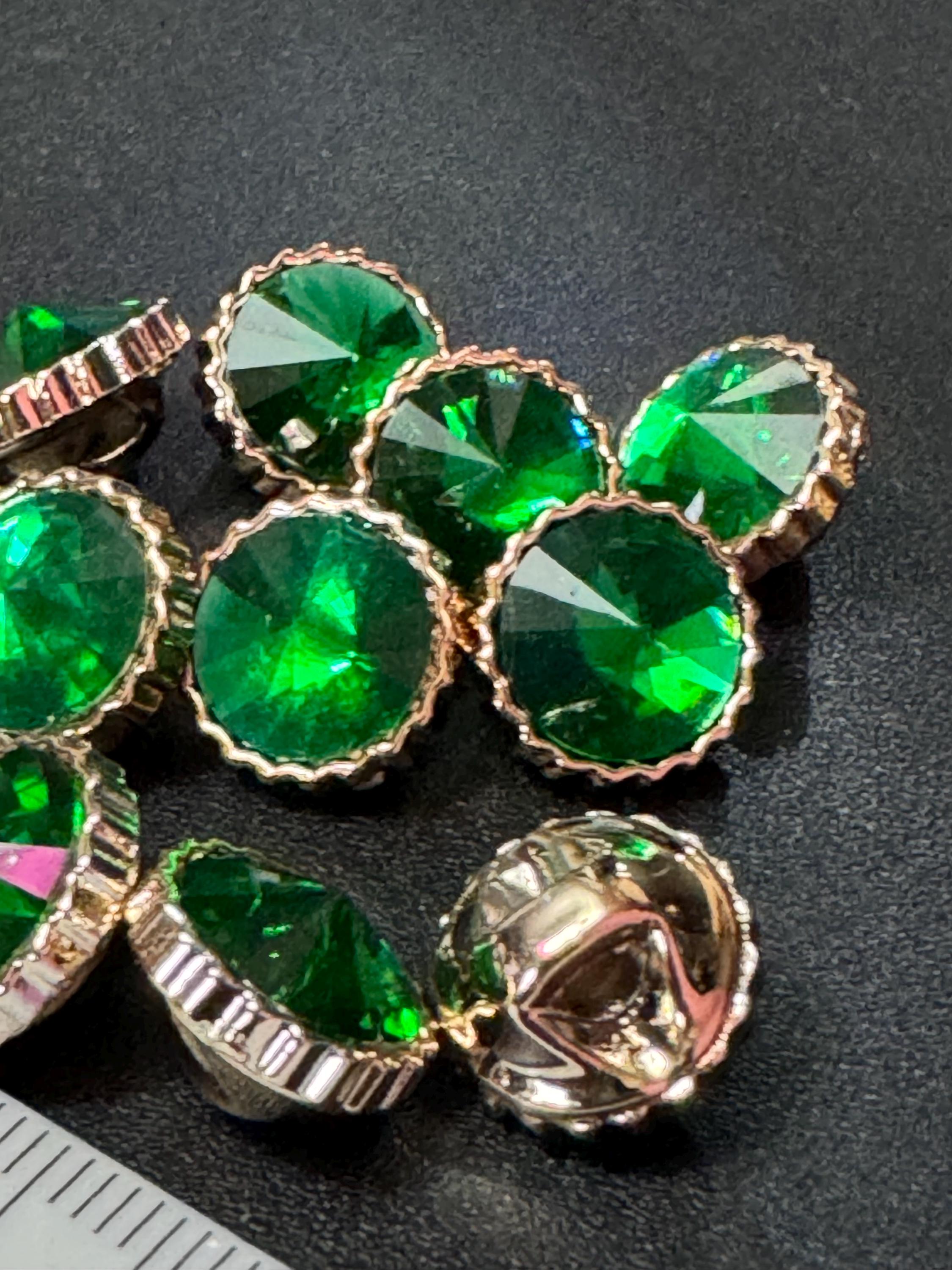 Pack of 10 Emerald Green Rivoli Diamond Acrylic Crystal Buttons - 12mm Gold Tone