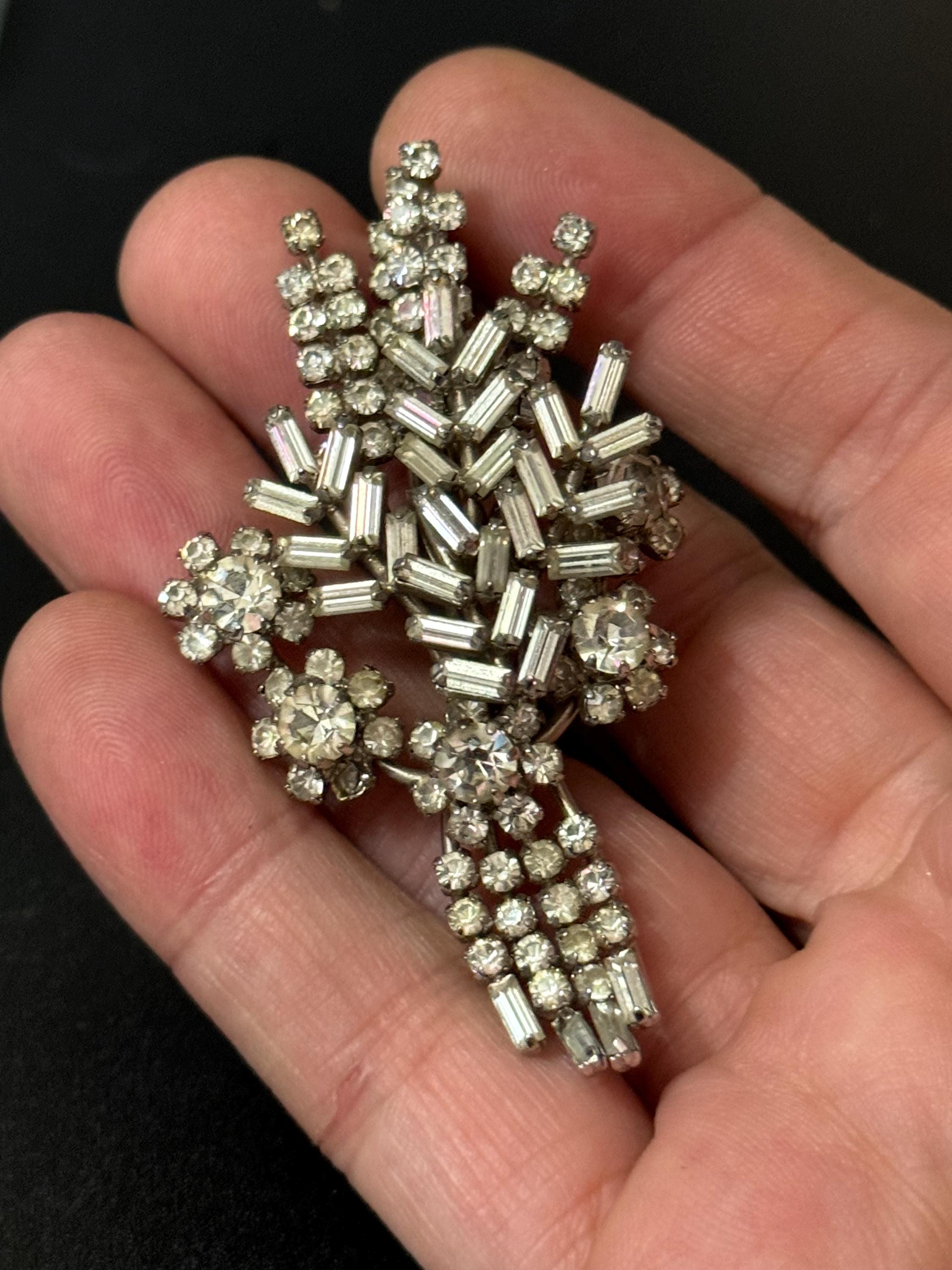 Vintage large clear crystal glass paste Diamanté silver tone floral Brooch