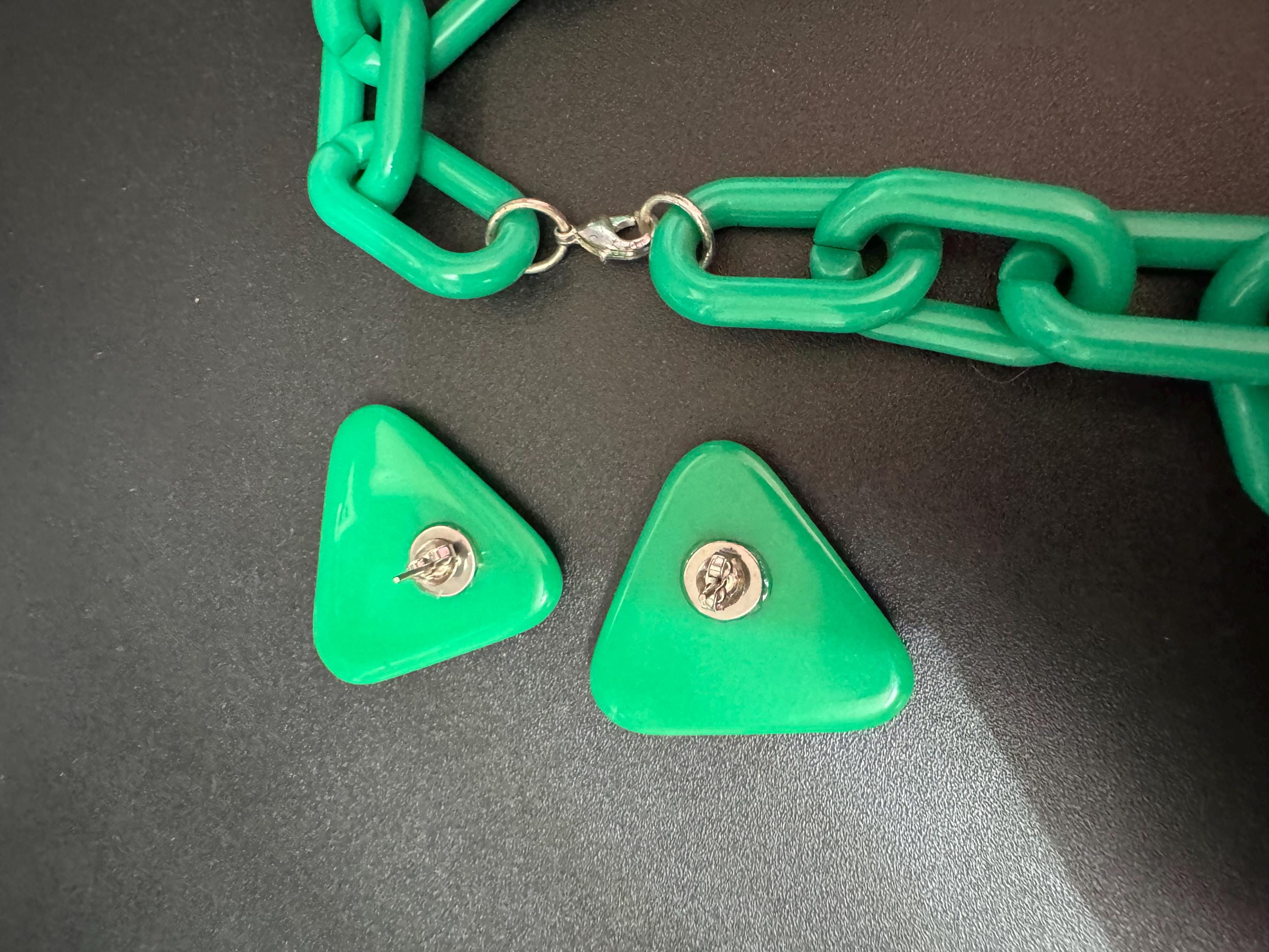 Vintage Bright Green Plastic Jewelry Set: Chunky Chain Necklace & Triangle Earrings