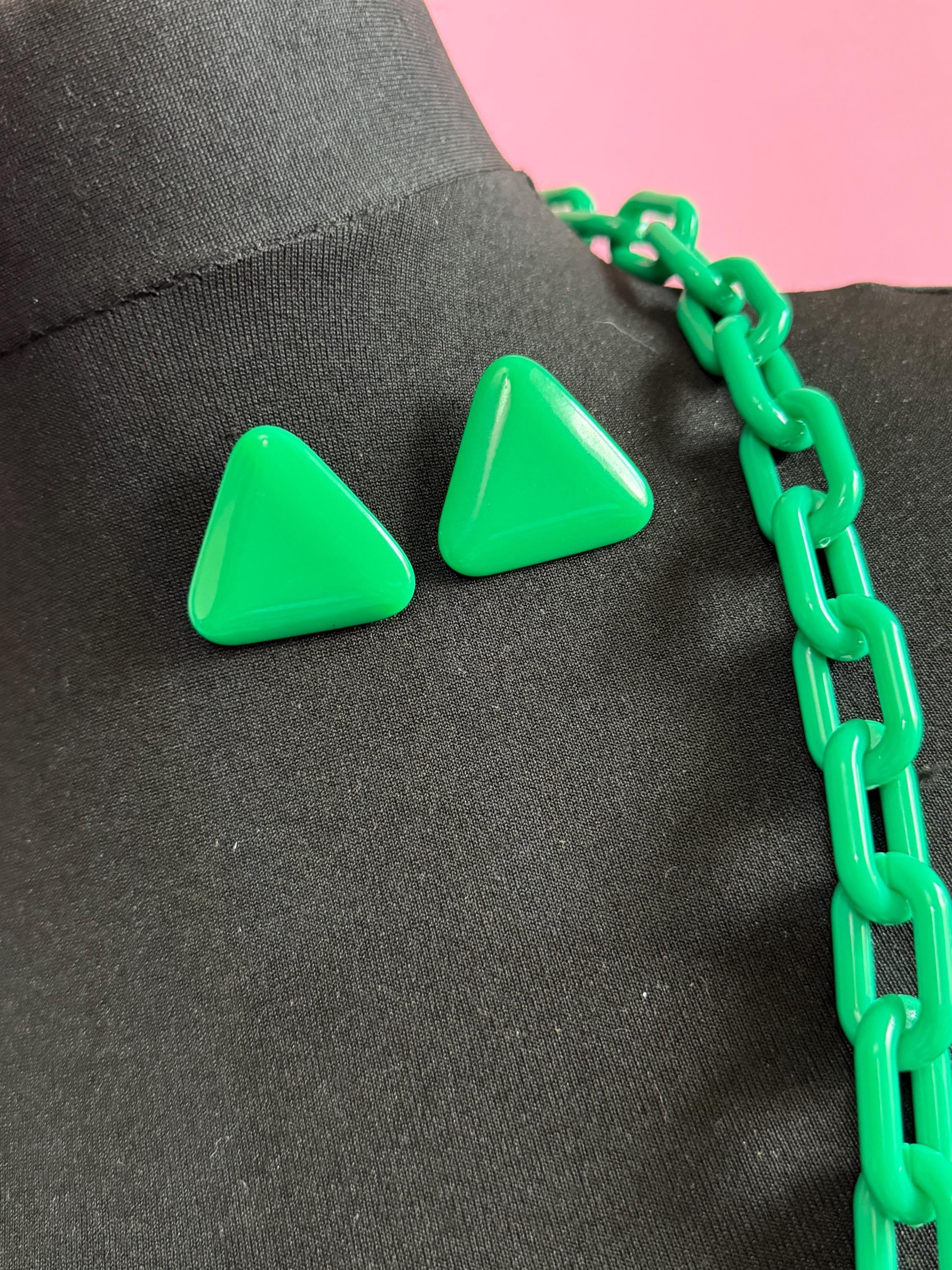 Vintage Bright Green Plastic Jewelry Set: Chunky Chain Necklace & Triangle Earrings