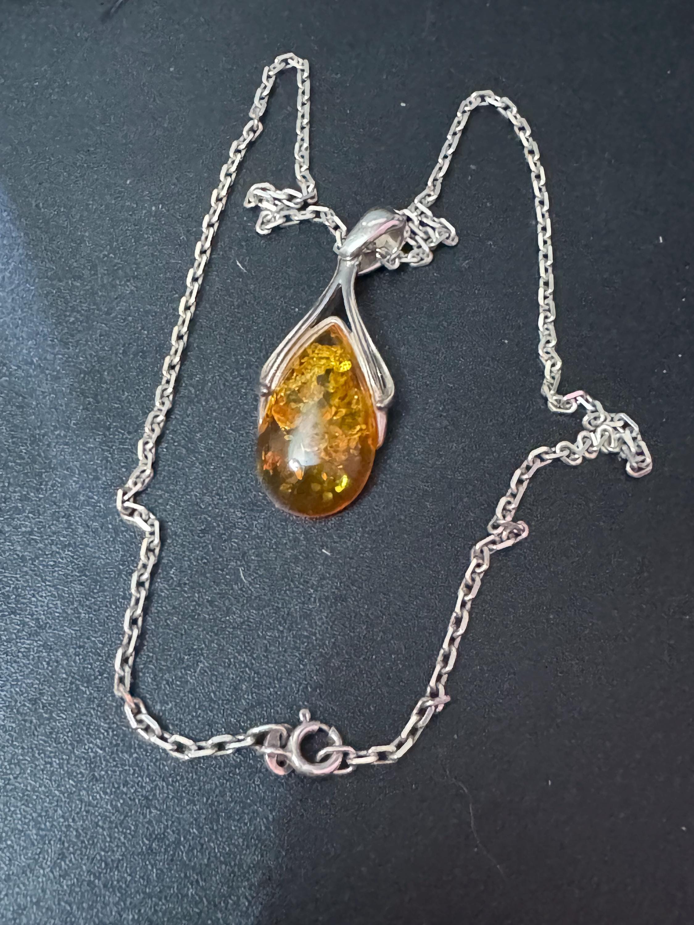 Natural Amber gem set teardrop Pendant and chain necklace Sterling 925 Silver gemstone resin jewellery 9.5 grams