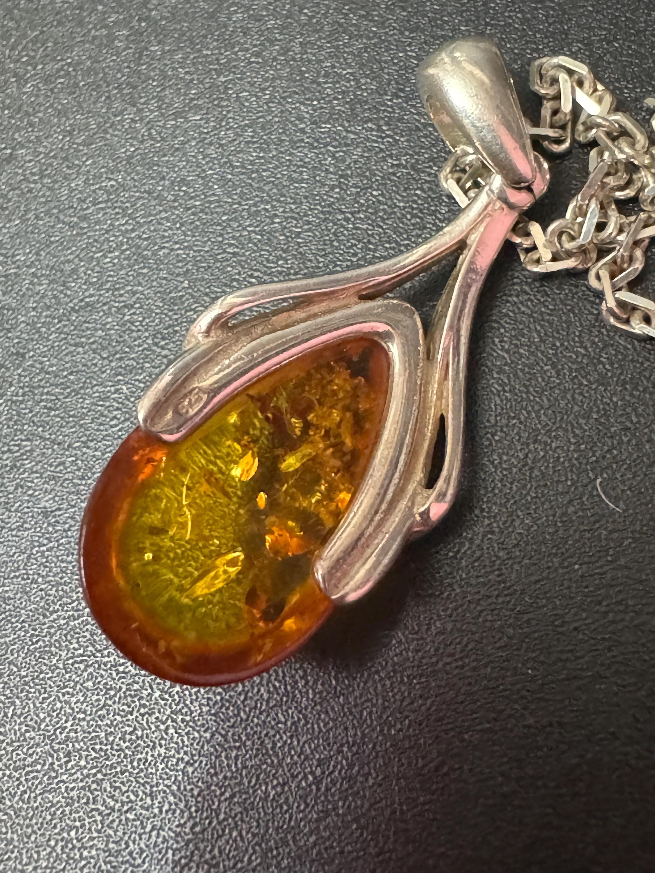 Natural Amber gem set teardrop Pendant and chain necklace Sterling 925 Silver gemstone resin jewellery 9.5 grams