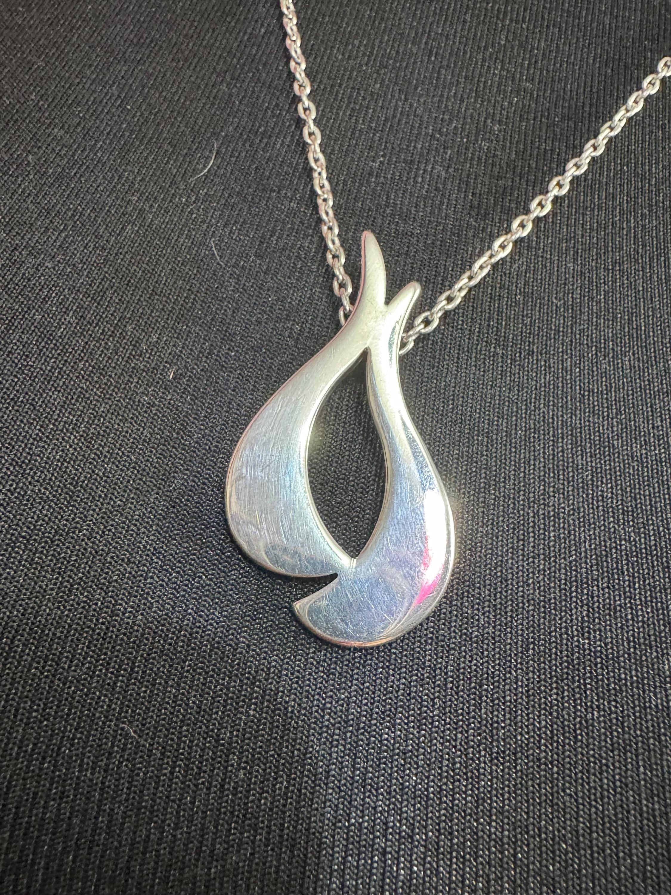 Abstract modernist pendant by Newbridge silverware on a 69cm 925 sterling silver chain