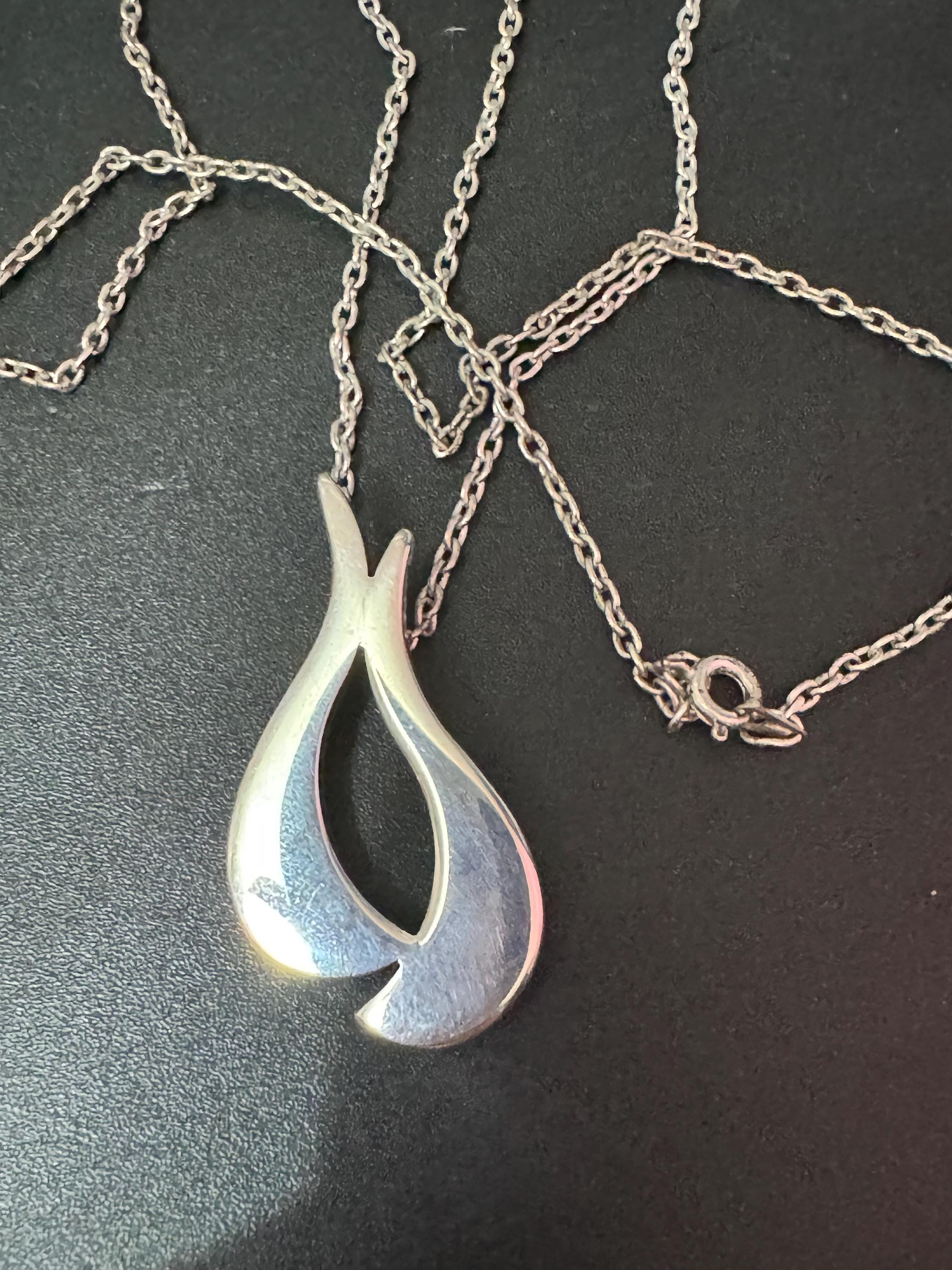 Abstract modernist pendant by Newbridge silverware on a 69cm 925 sterling silver chain