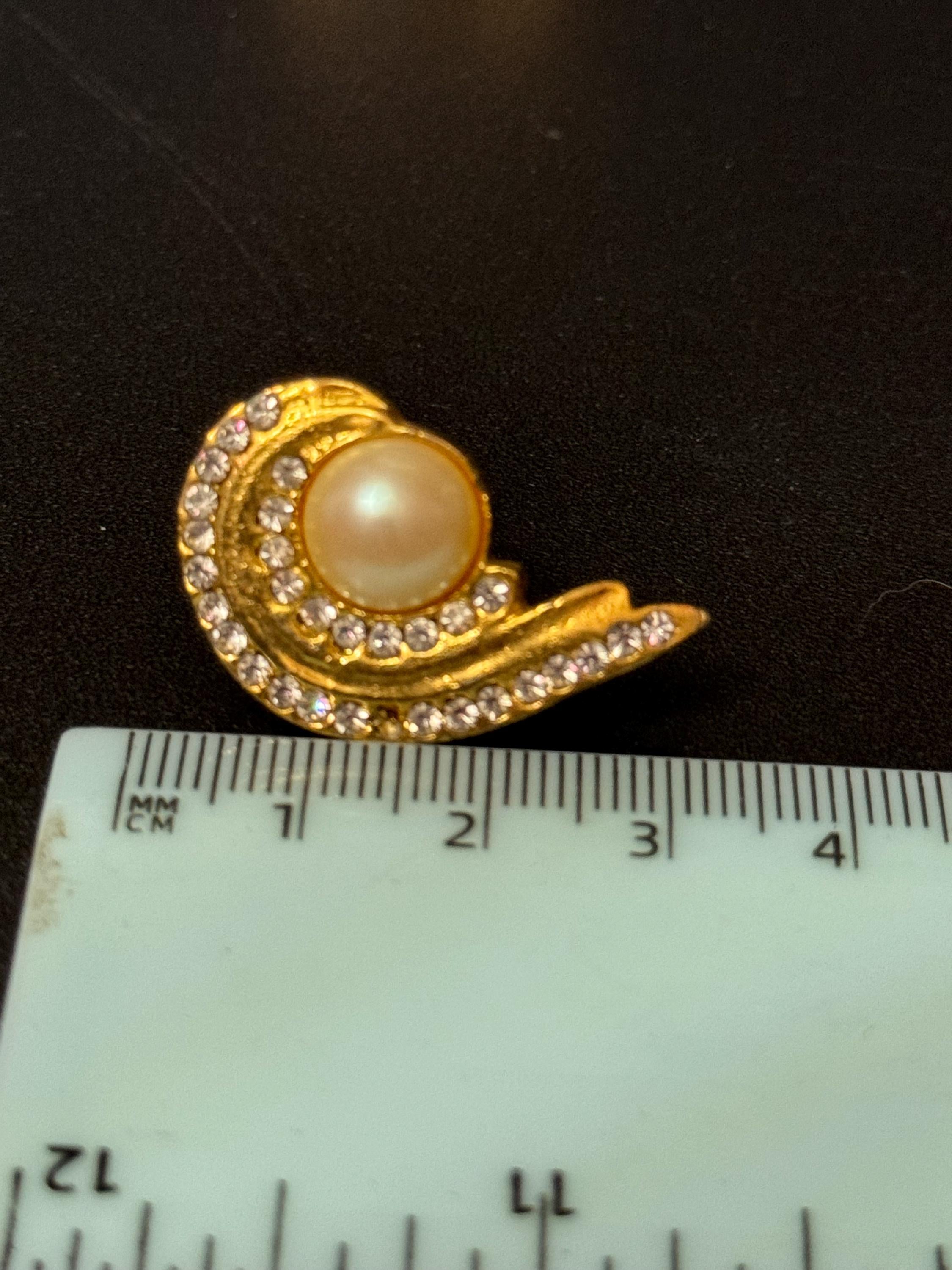 Retro Gold Tone Faux Pearl Diamanté Swirl Stud Earrings