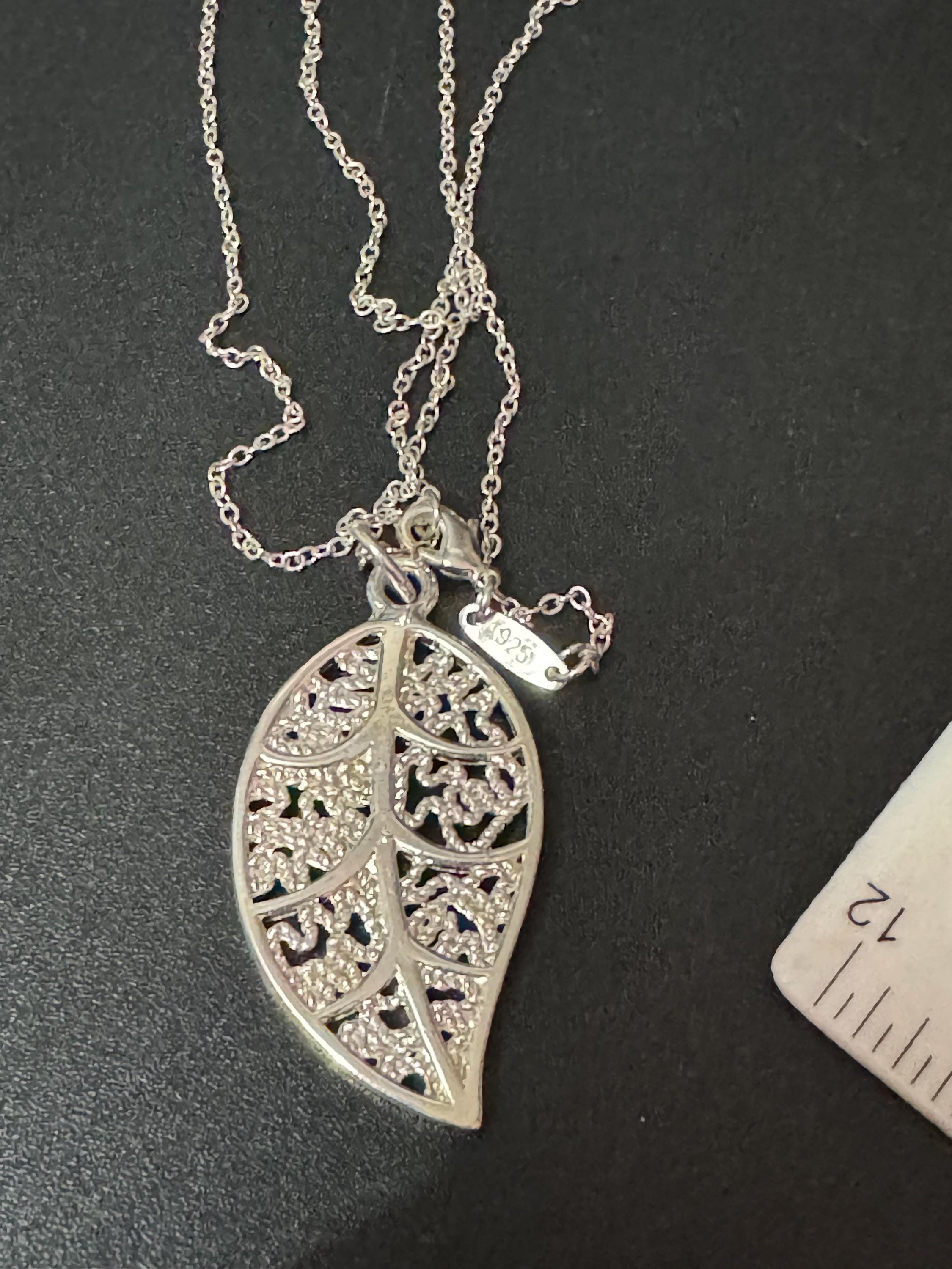 Retro 925 Sterling silver leaf necklace 46cm long 7.1grams