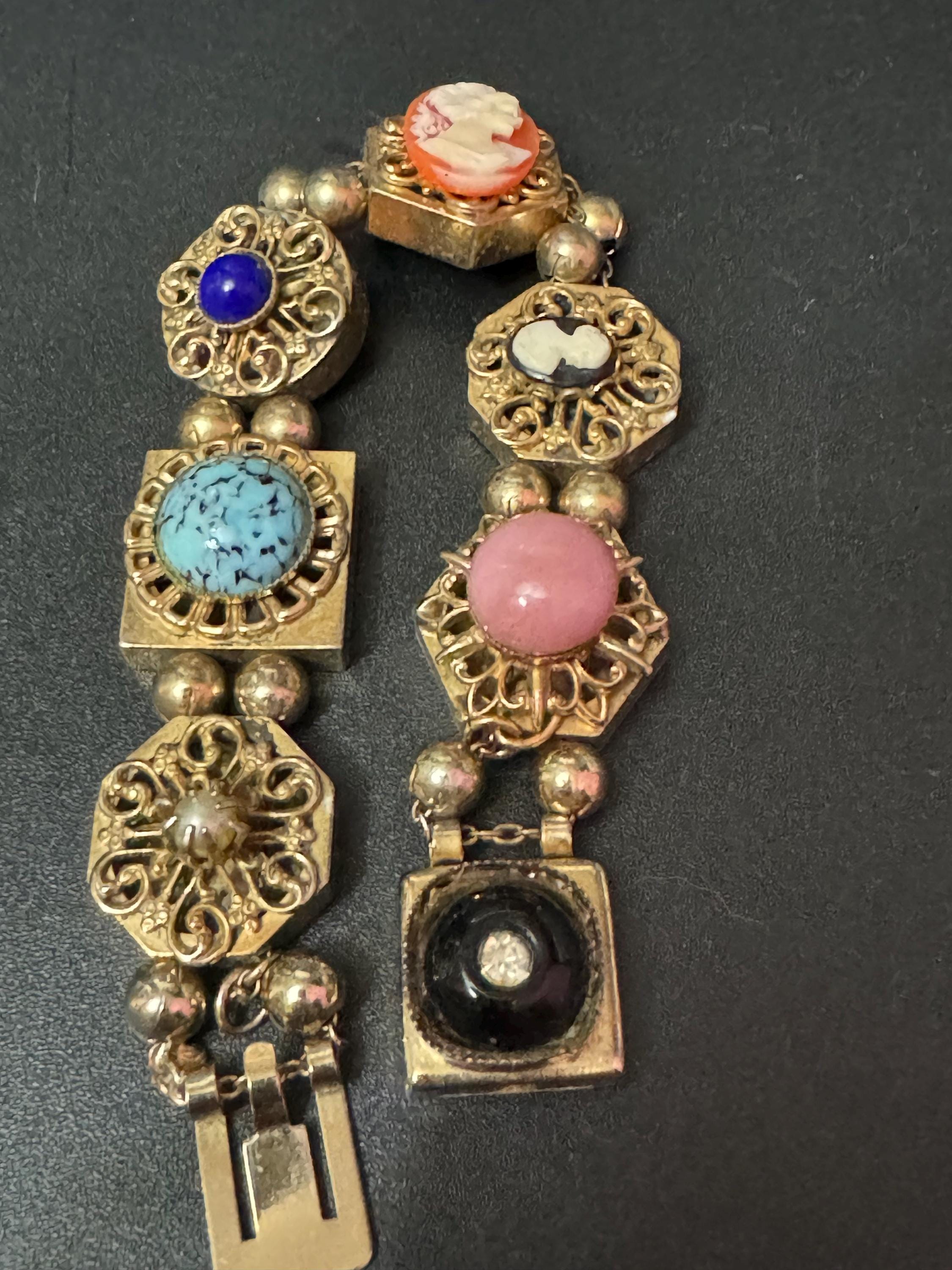 Signed Reinad Vintage Gold tone panel link cameo gemstone charm cabochon bracelet