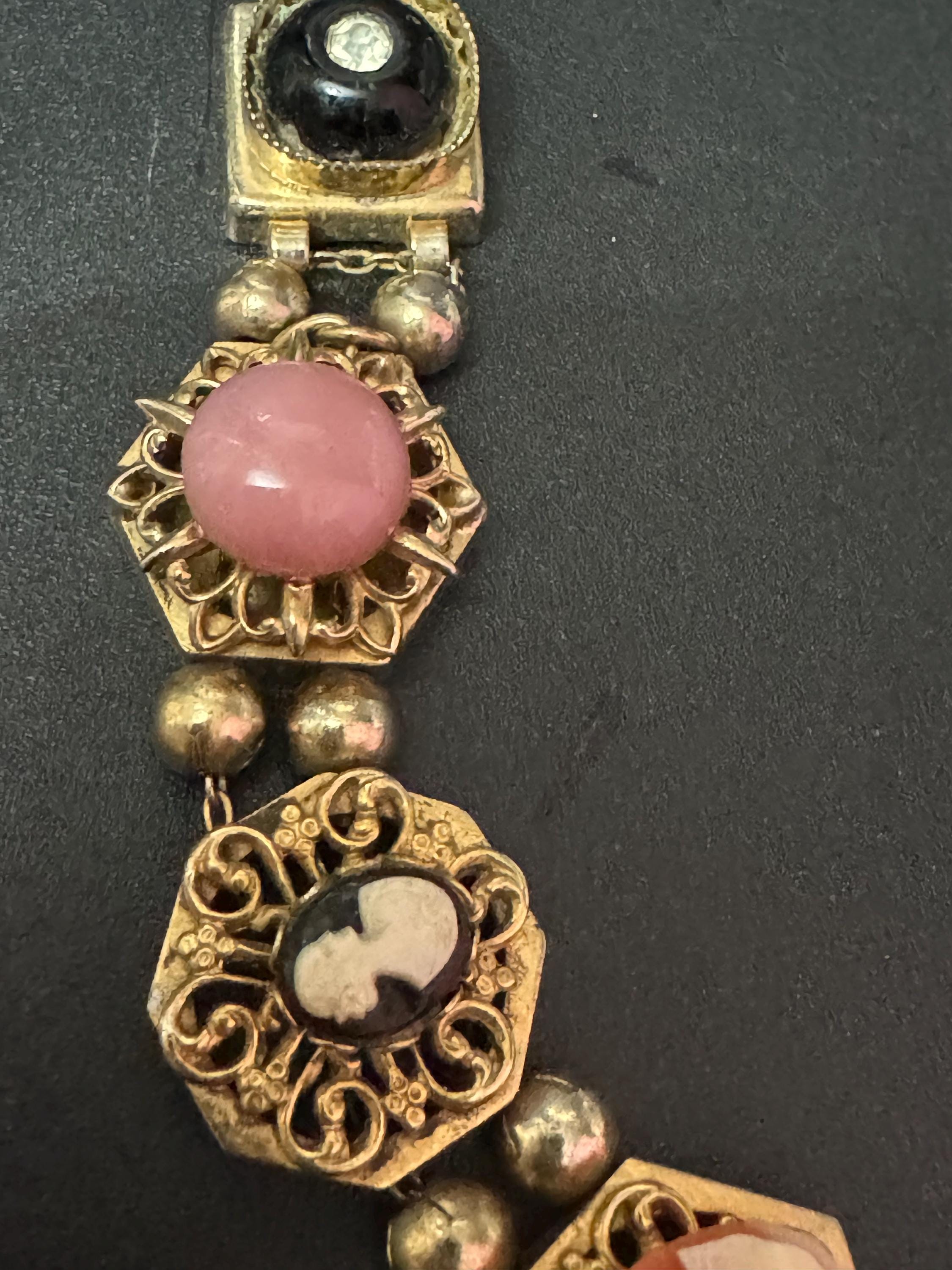 Signed Reinad Vintage Gold tone panel link cameo gemstone charm cabochon bracelet