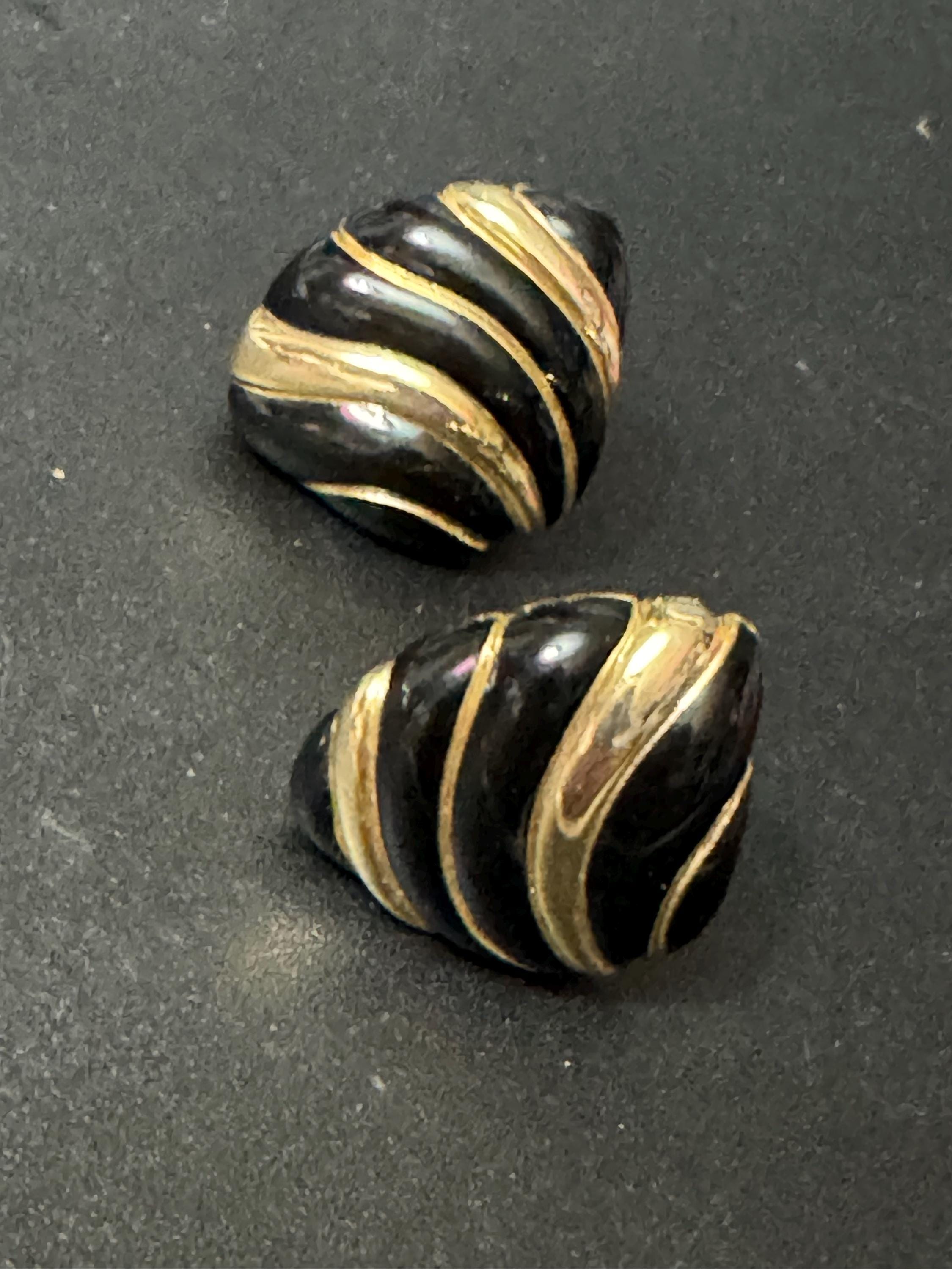 Signed SOLIEL clip on stud swirl earrings 1980s gold tone black enamel statement designer style