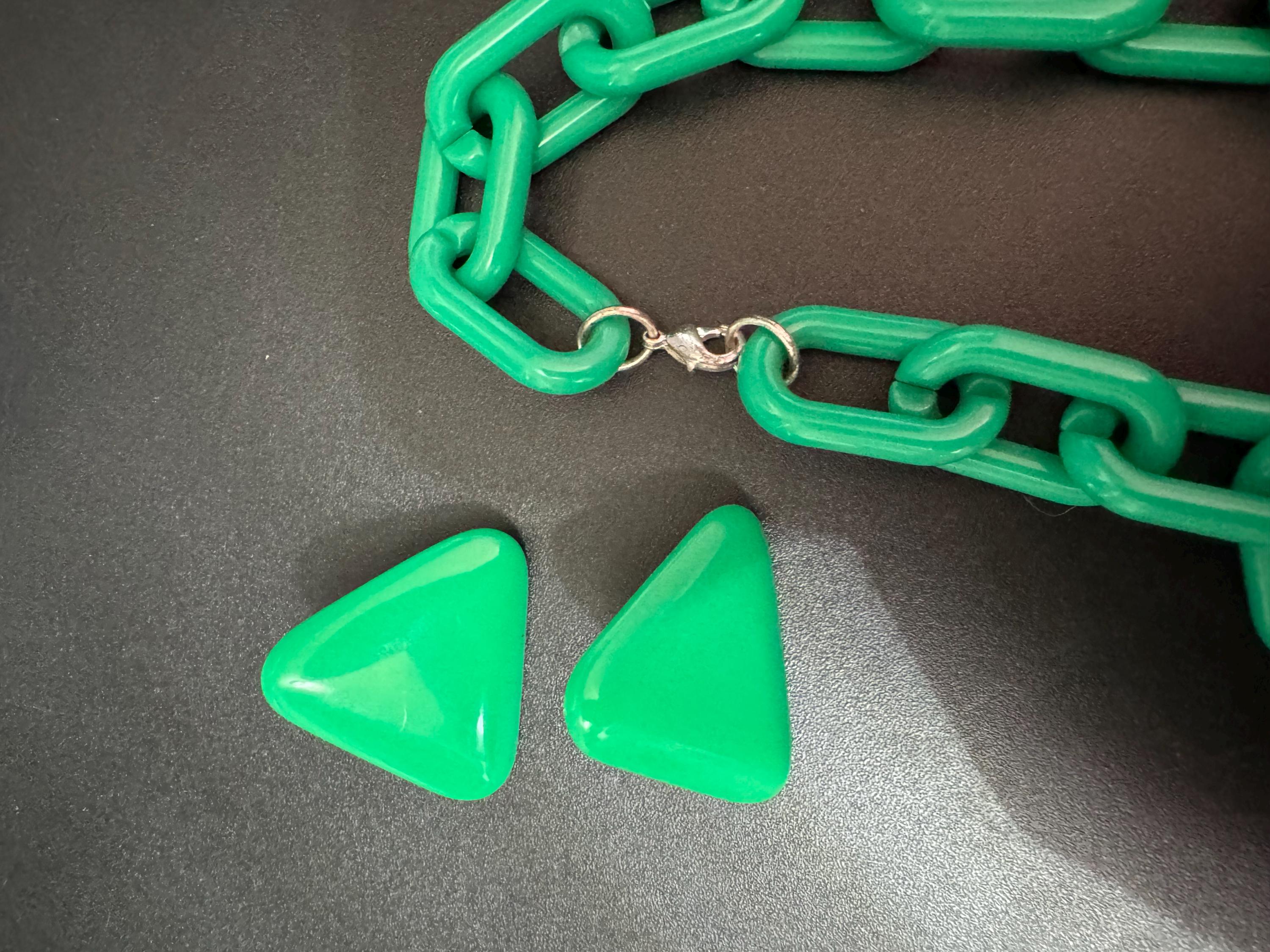 Vintage Bright Green Plastic Jewelry Set: Chunky Chain Necklace & Triangle Earrings