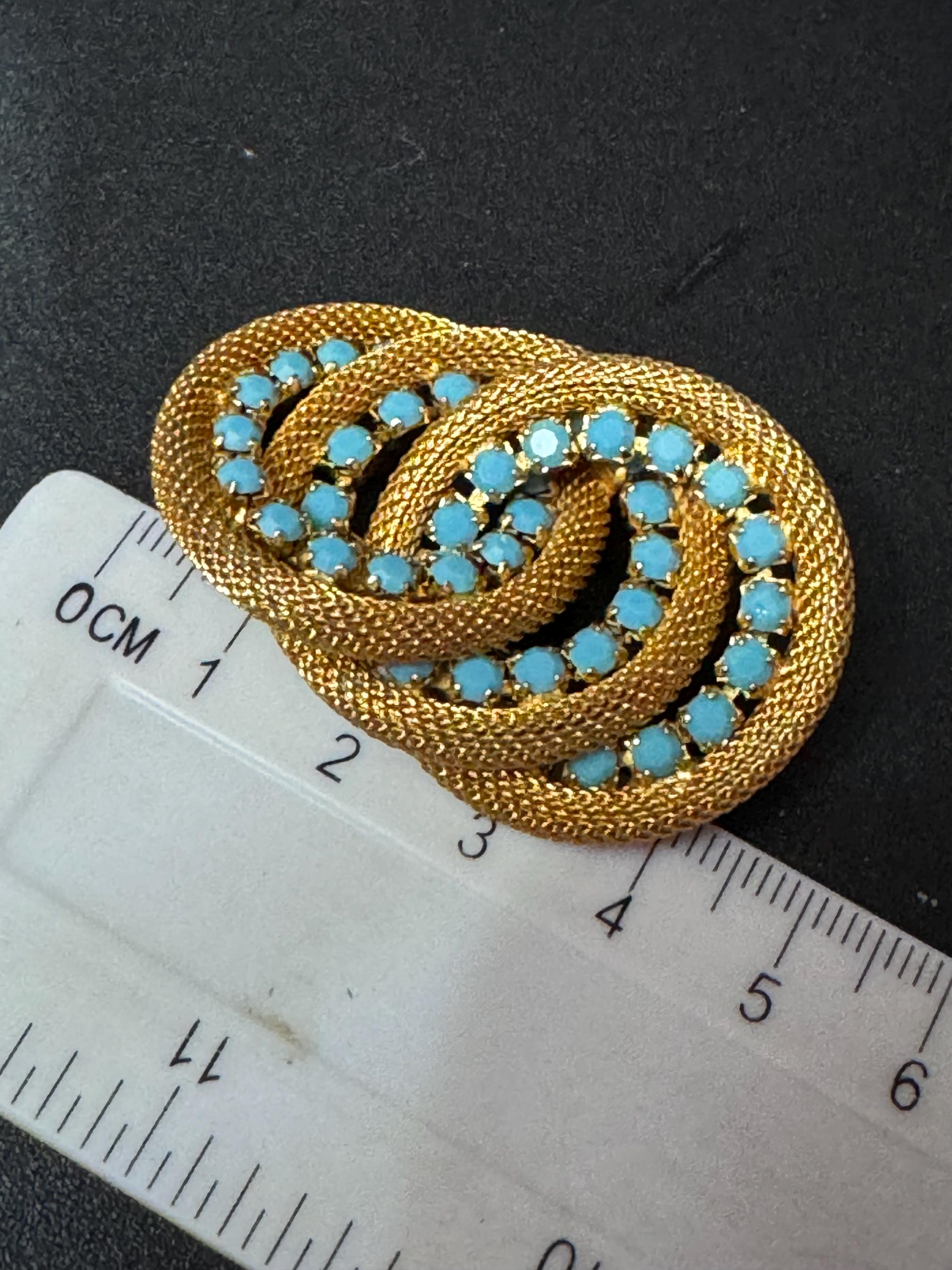 vintage retro modernist mid century gold tone mesh turquoise beaded abstract swirl round knot brooch 4.5cm 1960s 1970s