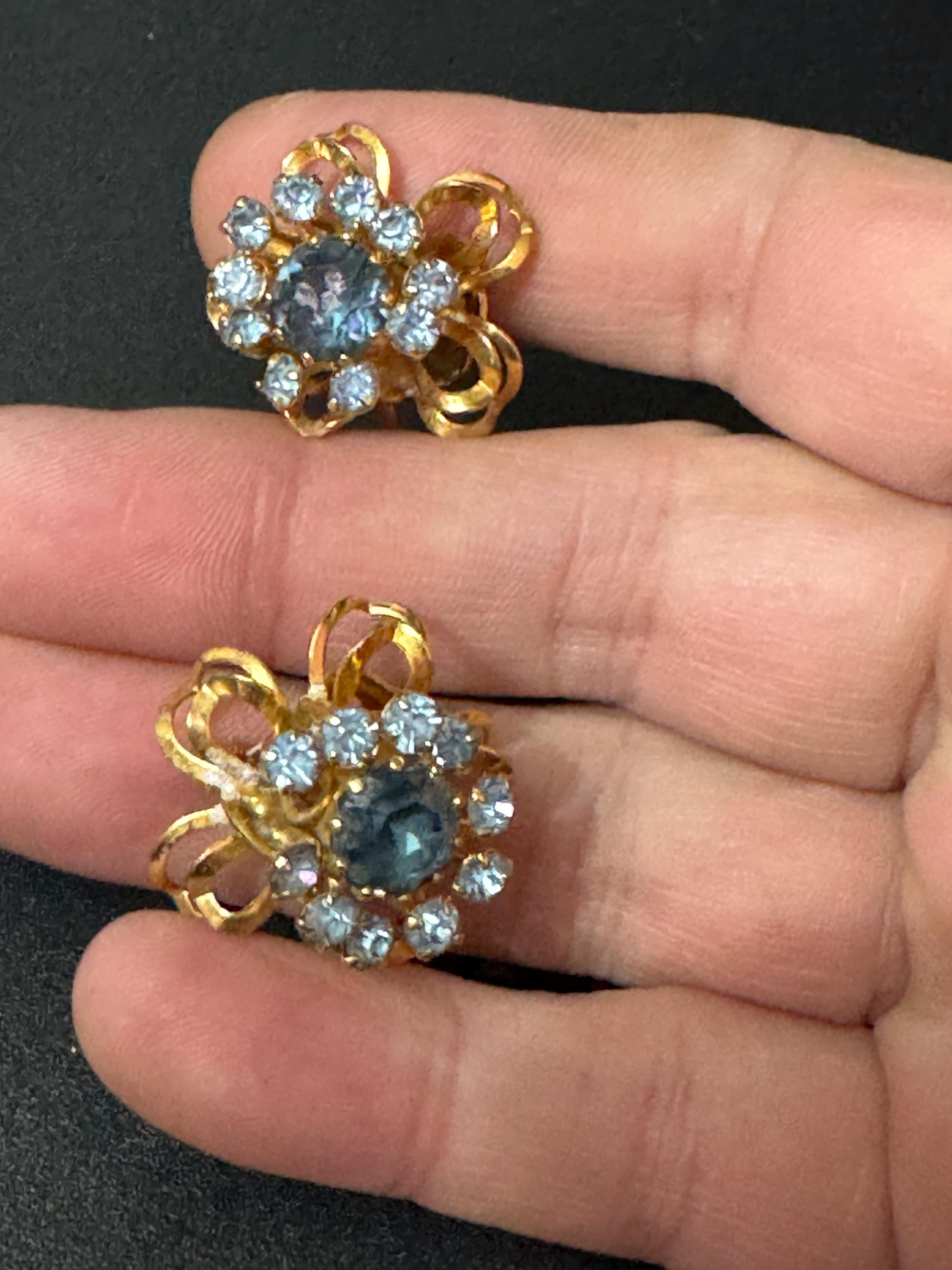 Vintage Mid century Gold tone statement blue sapphire glass diamanté stud clip on earrings