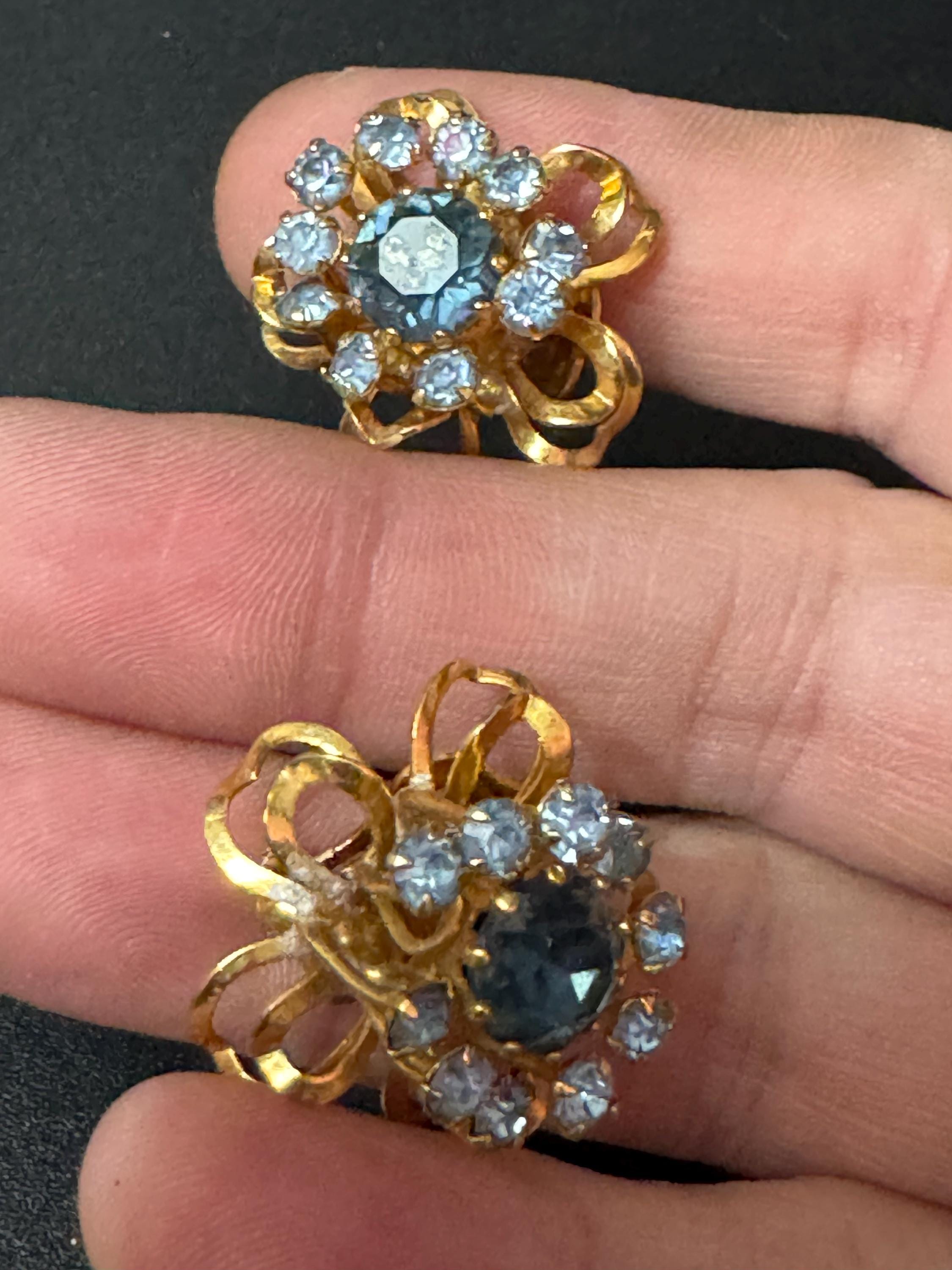 Vintage Mid century Gold tone statement blue sapphire glass diamanté stud clip on earrings