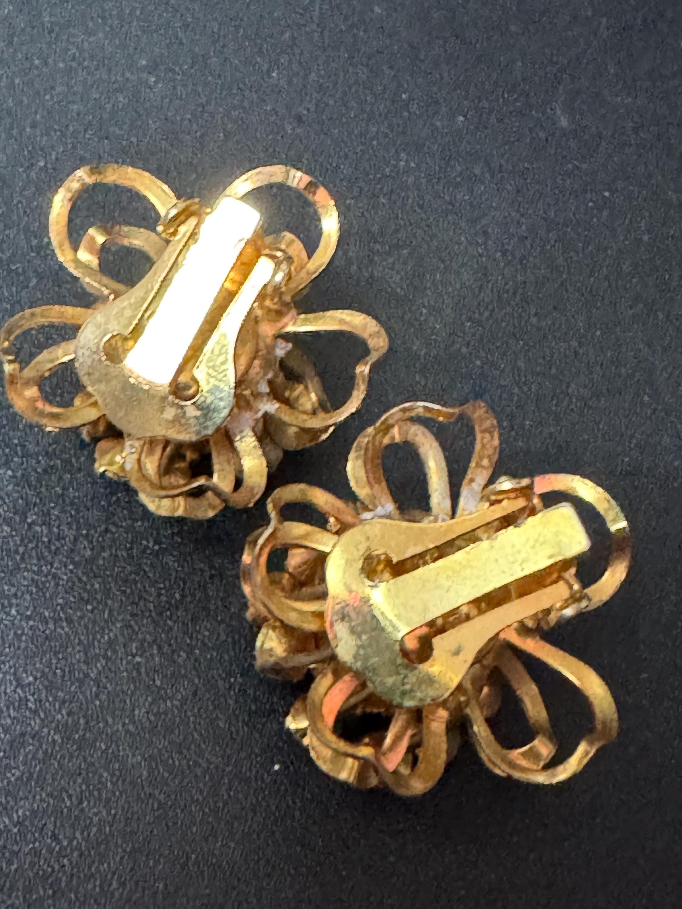 Vintage Mid century Gold tone statement blue sapphire glass diamanté stud clip on earrings