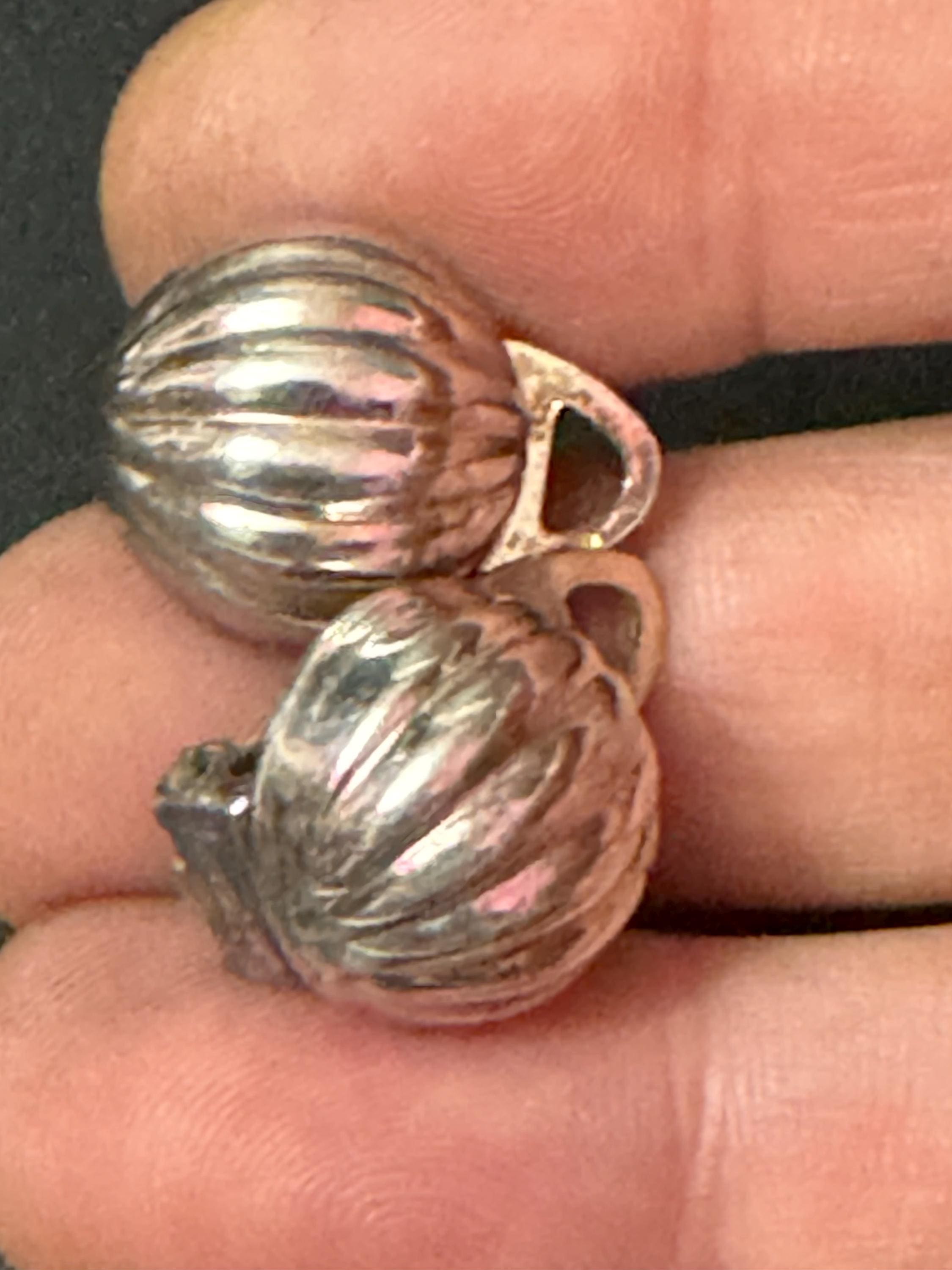 Small Vintage 925 domed pumpkin shape sterling silver clip on earrings 1.5cm