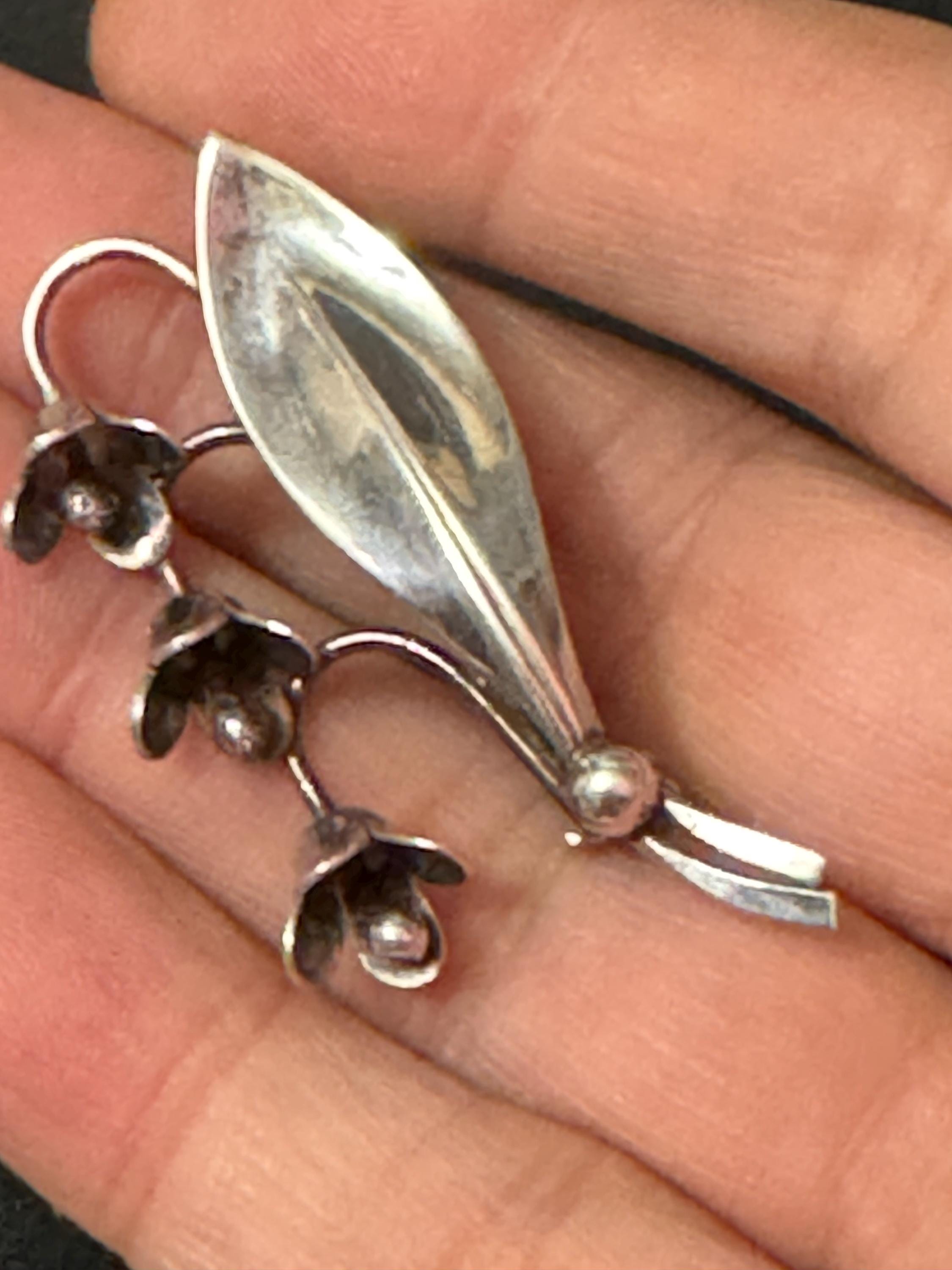 Sterling silver floral brooch 5.9 grams 4.75cm art deco