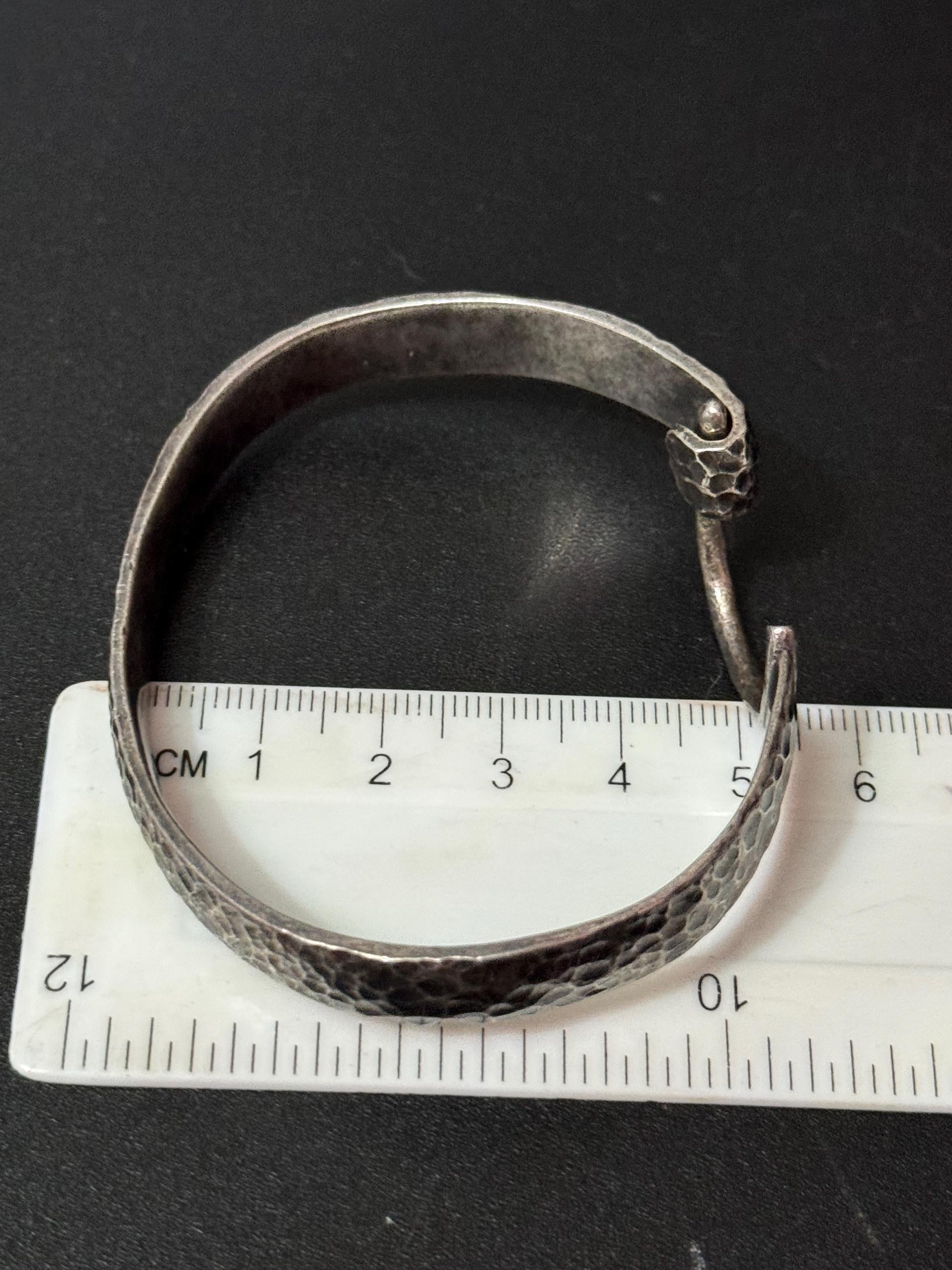 Vintage Modernist abstract stamoed 925 Sterling silver statement cuff bracelet brutalist bangle 38.4 grams