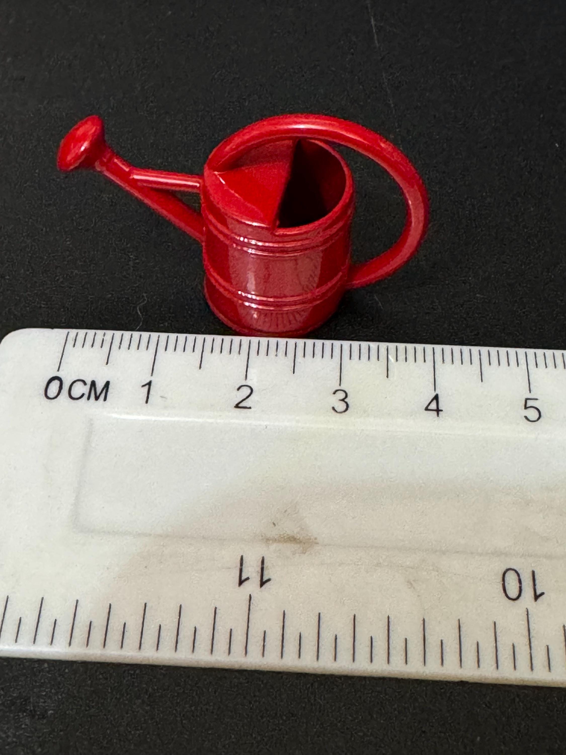 Miniature plain Red metal watering can garden tools gardener cake topper decoration scenery dolls