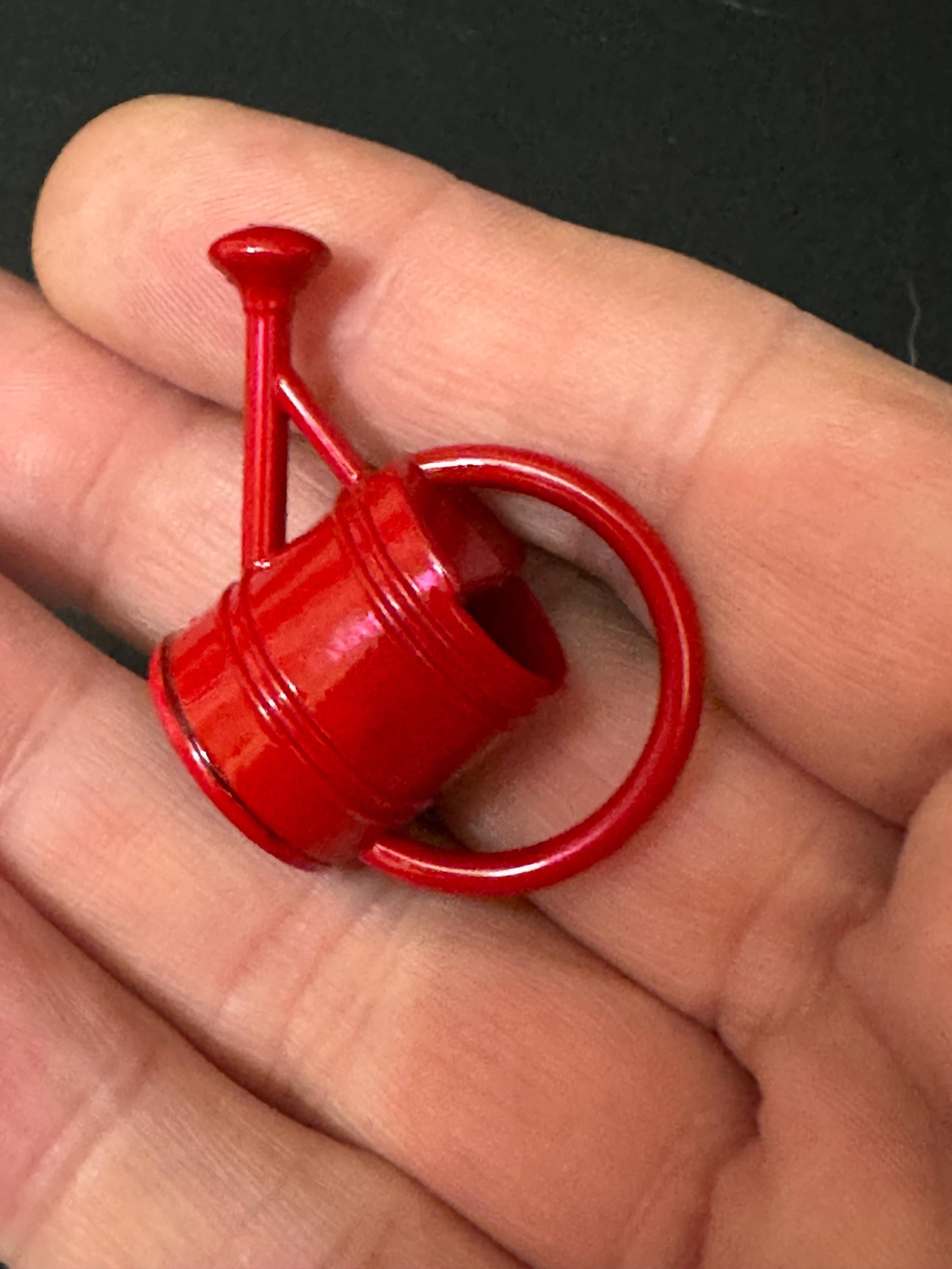 Miniature plain Red metal watering can garden tools gardener cake topper decoration scenery dolls