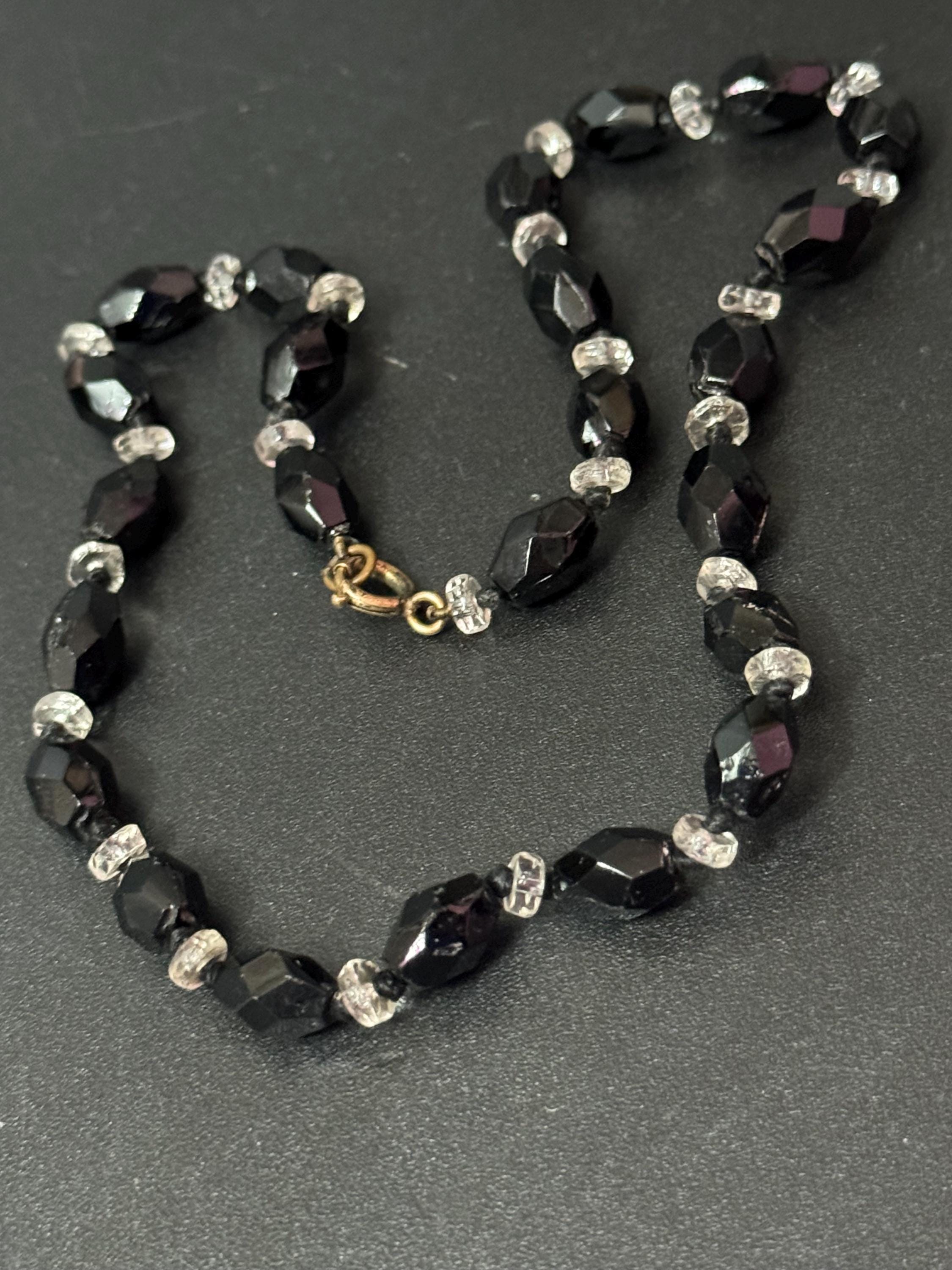 Petite neck 40cm 1950s vintage clear and black individually knotted beaded Art Deco necklace french jet black glass