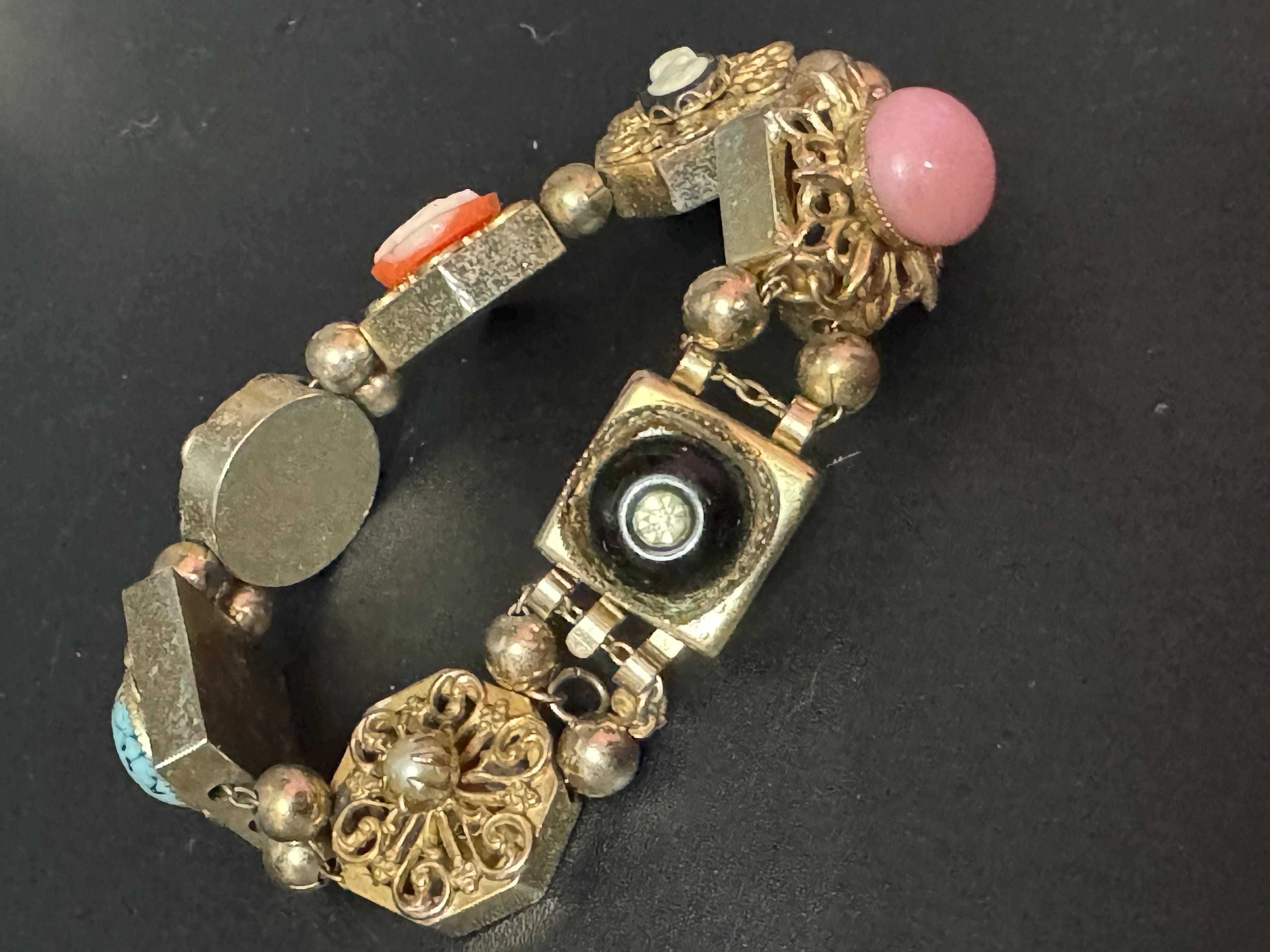 Signed Reinad Vintage Gold tone panel link cameo gemstone charm cabochon bracelet