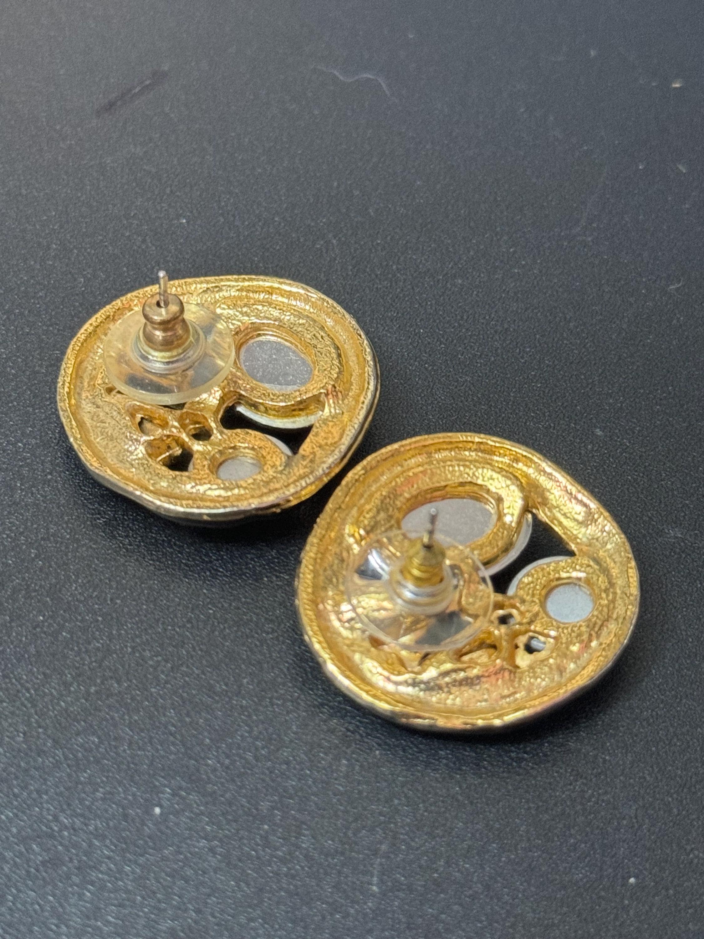 Retro 1980s Gold tone Black enamel and rainbow crystal diamanté Paste pair stud earrings for pierced ears