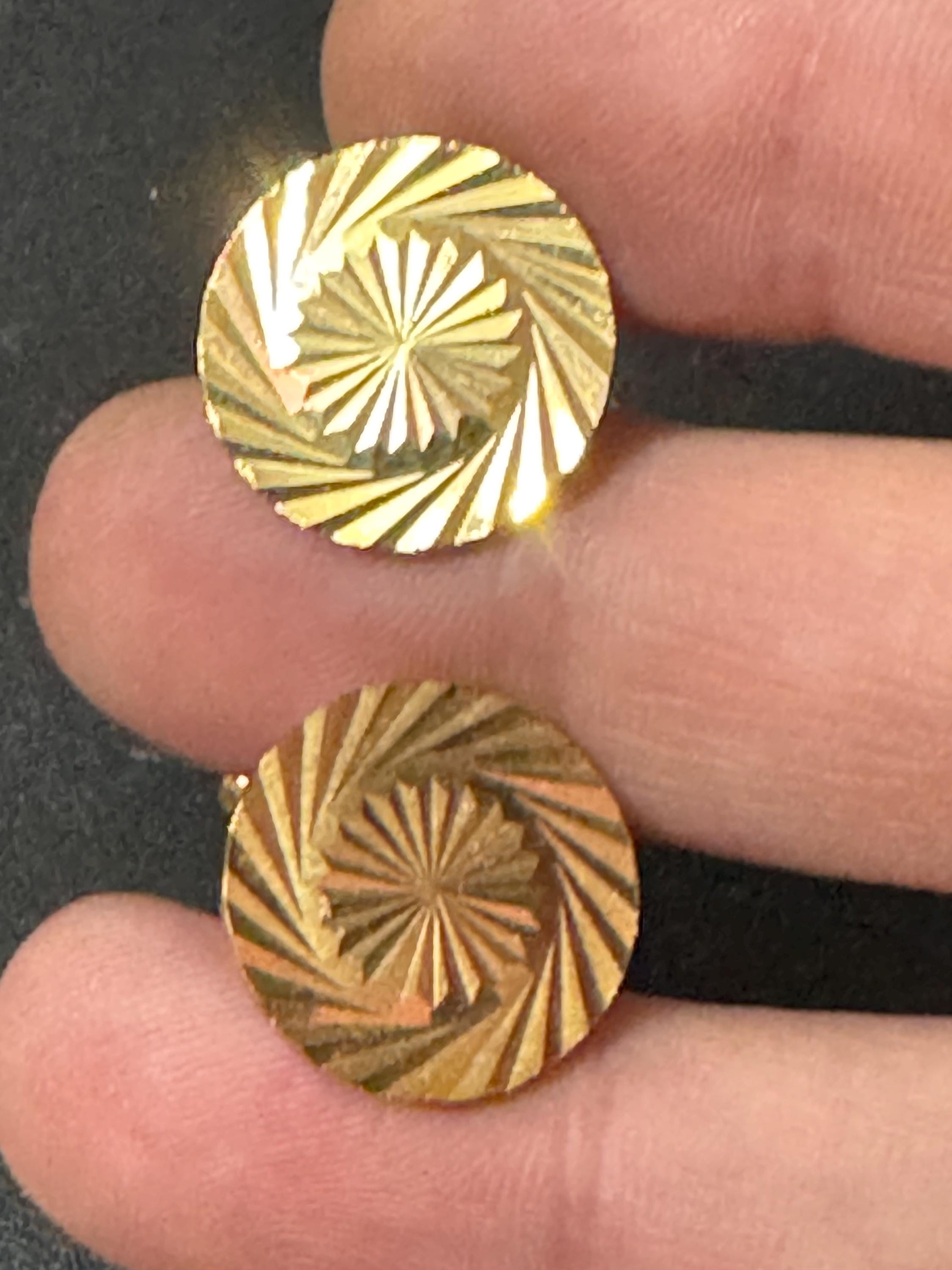 Vintage Brutalist 1960s 1970s modernist chunky men’s gold tone star etched round cufflinks