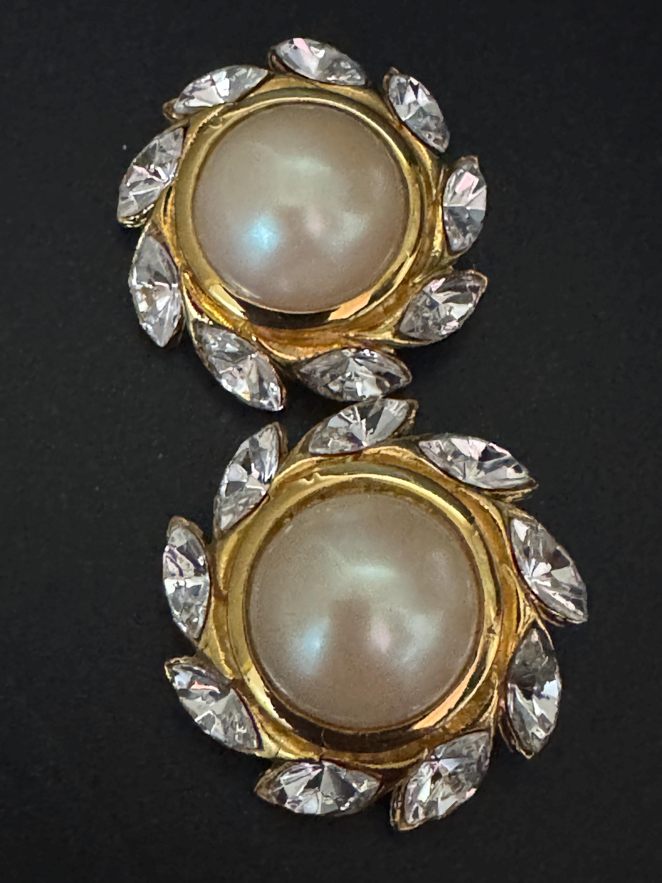 vintage 3.5cm gold tone Round luminescent faux pearl glass cabochon and clear Navette Swarovski crystal big stud clip on earrings