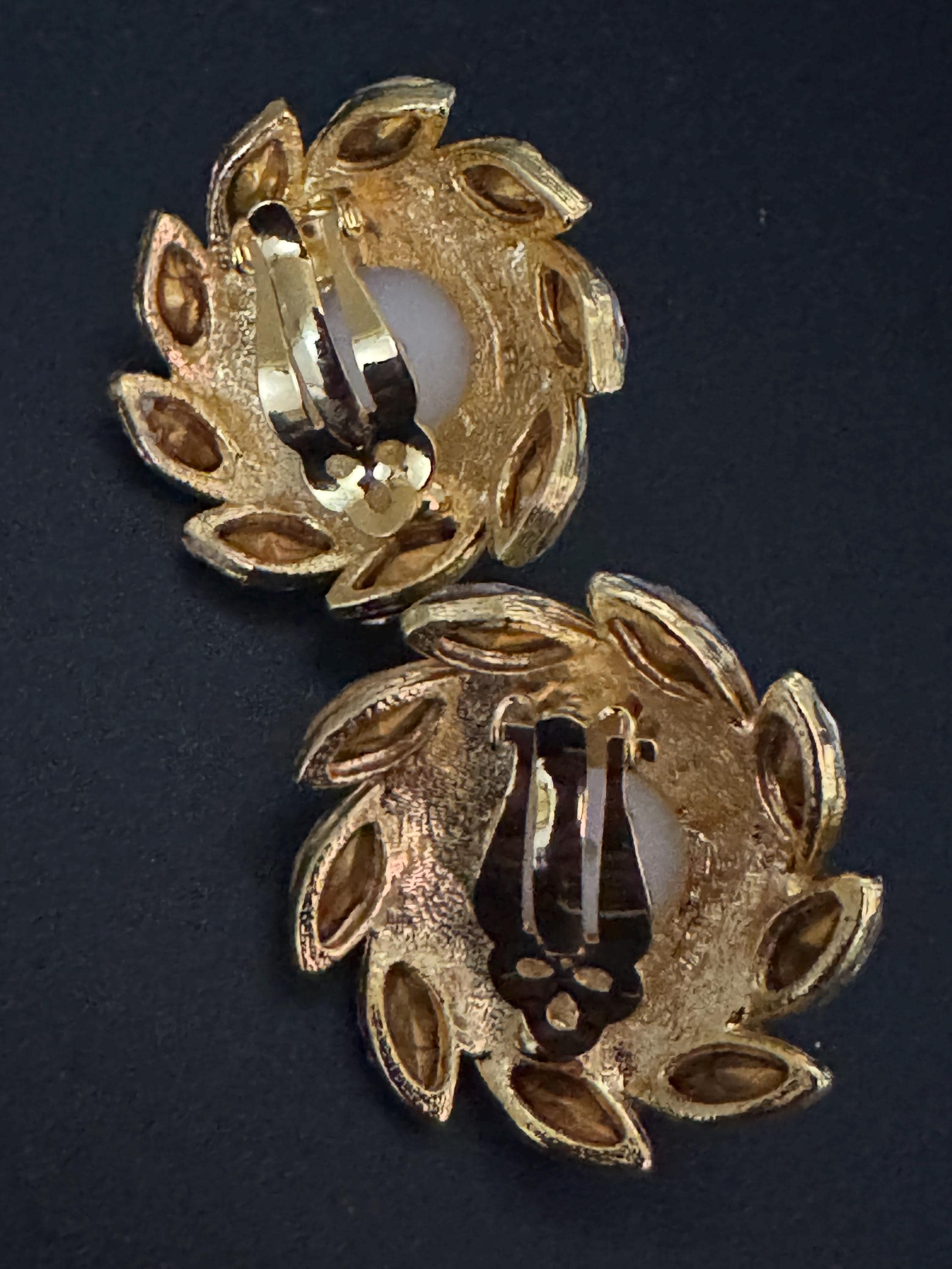 vintage 3.5cm gold tone Round luminescent faux pearl glass cabochon and clear Navette Swarovski crystal big stud clip on earrings