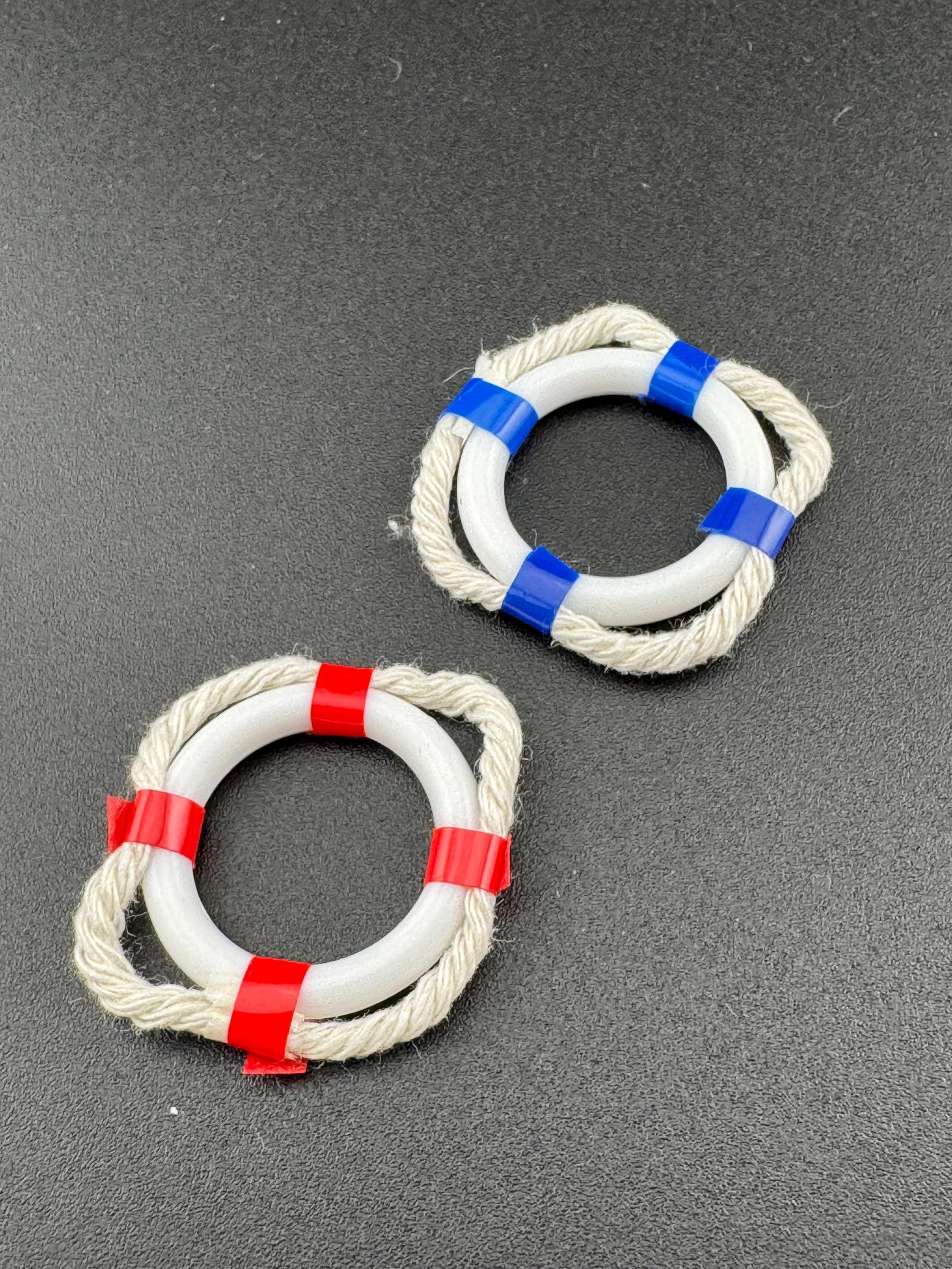 Miniature Blue & White Lifebuoy: Beach Cake Topper (3cm)