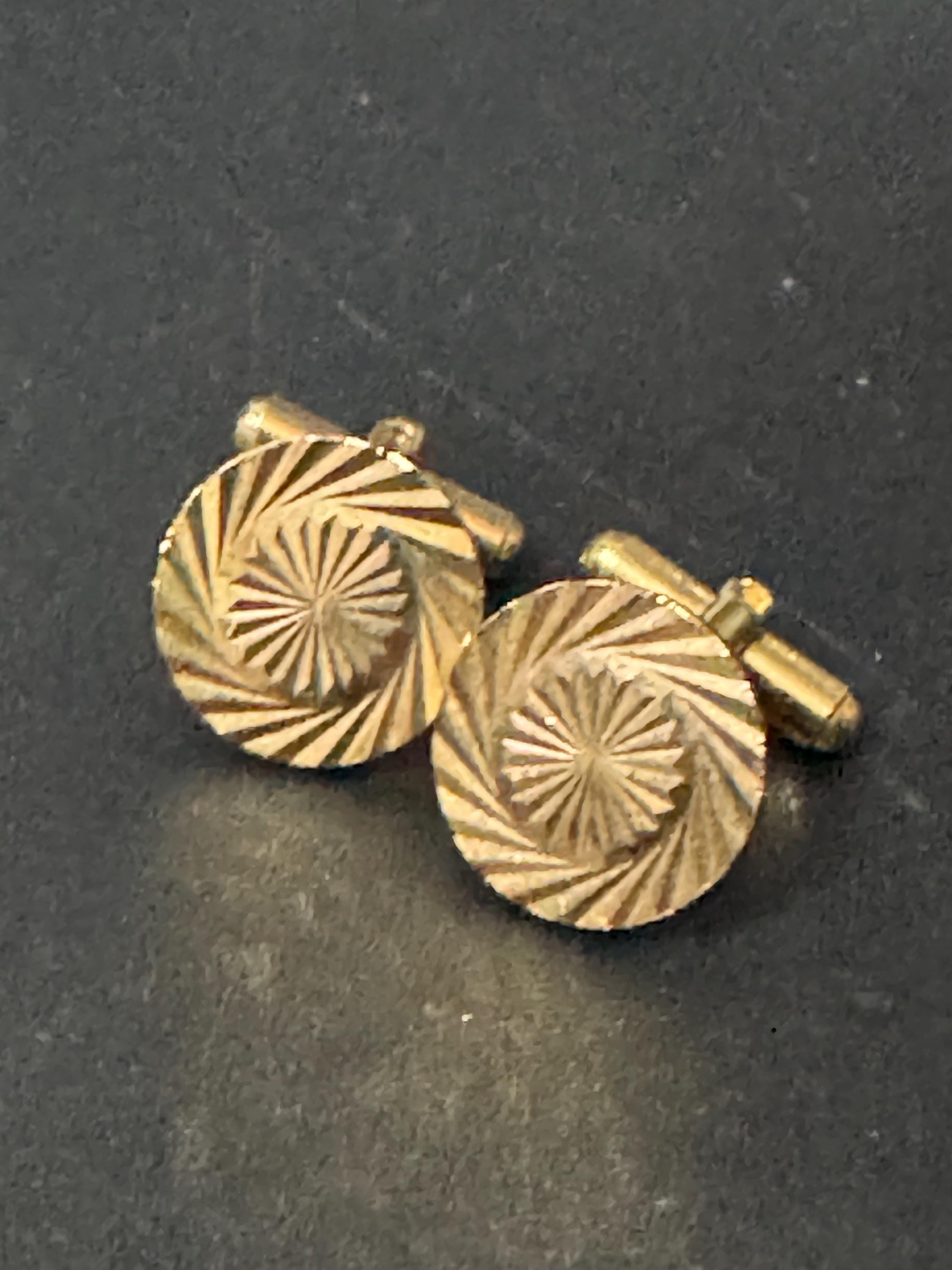 Vintage Brutalist 1960s 1970s modernist chunky men’s gold tone star etched round cufflinks