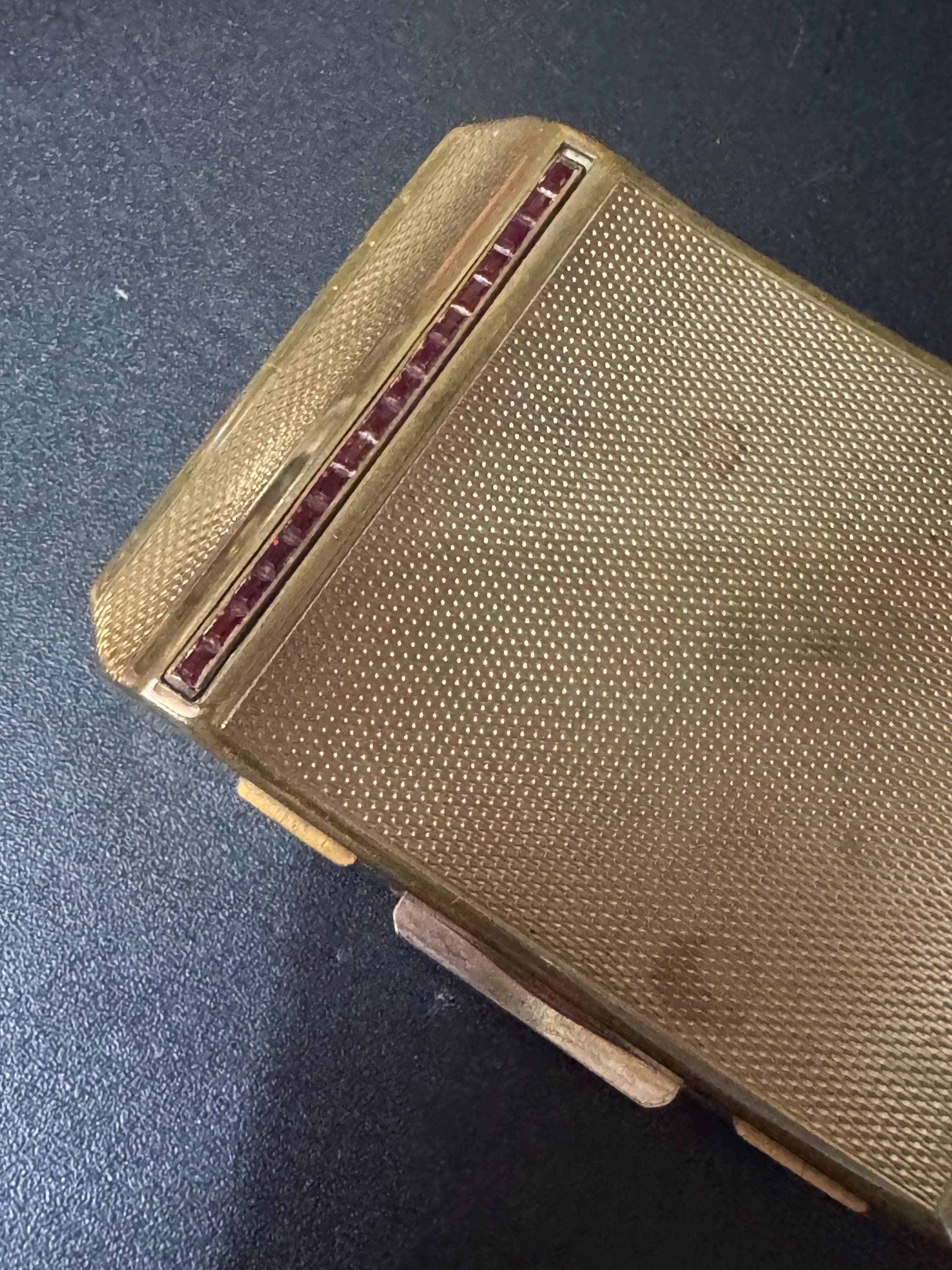 Vintage Stratton powder compact with ruby red baguette diamanté rhinestones one missing