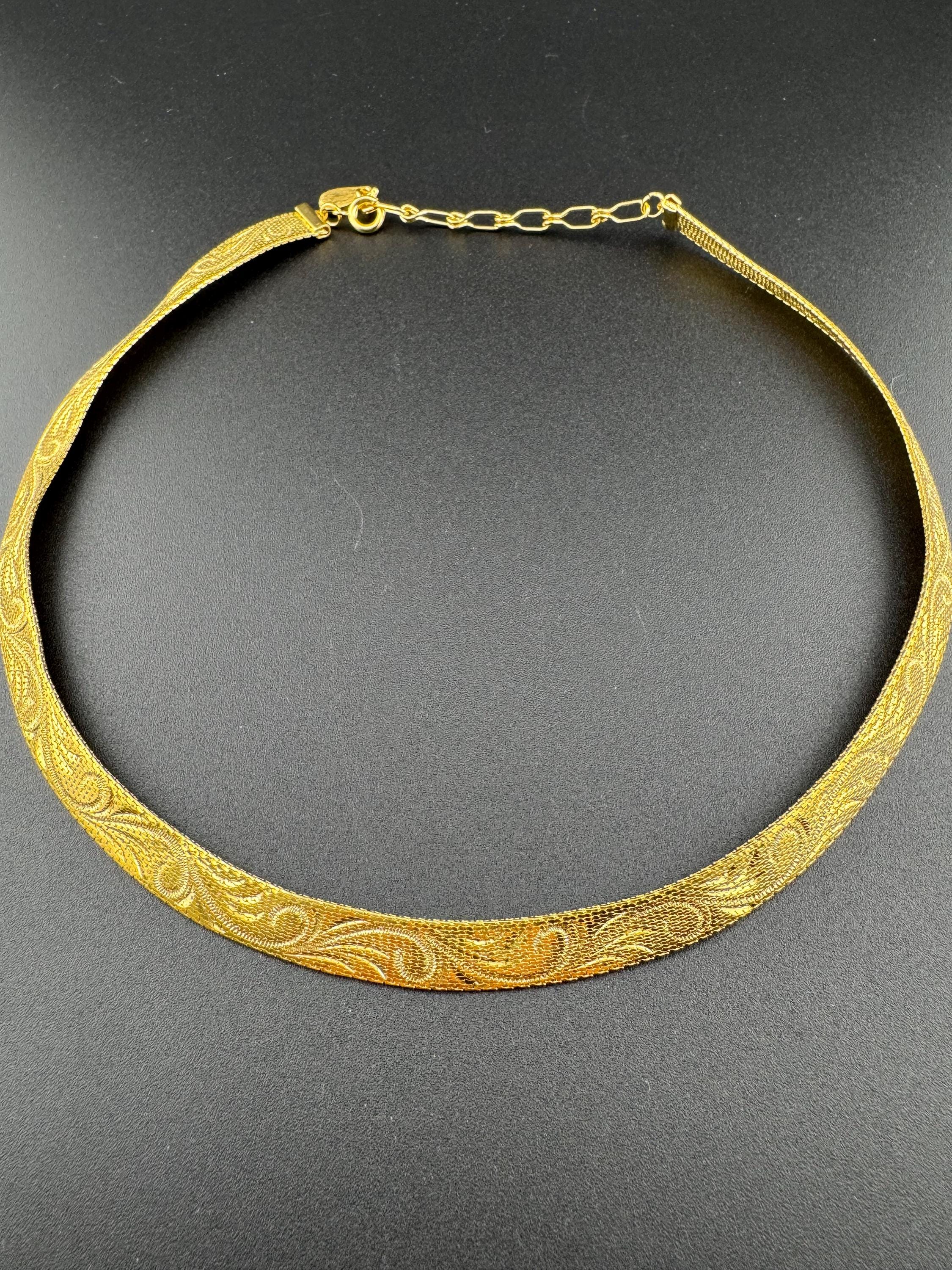 vintage gold plated mesh choker necklace: etched detail 1970s