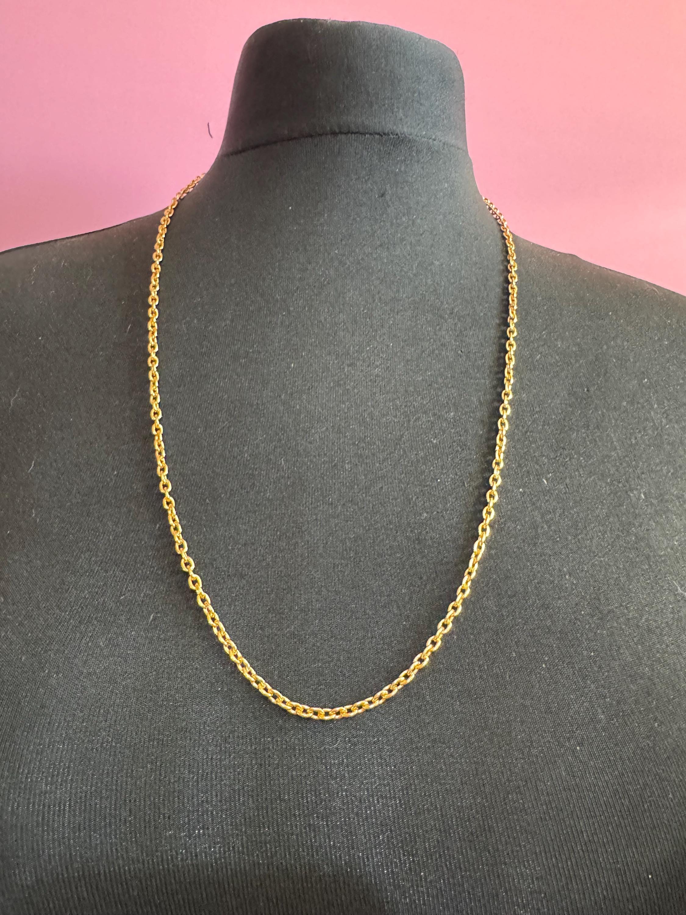 28” 72cm long 1980s gold tone cable link plain chain necklace