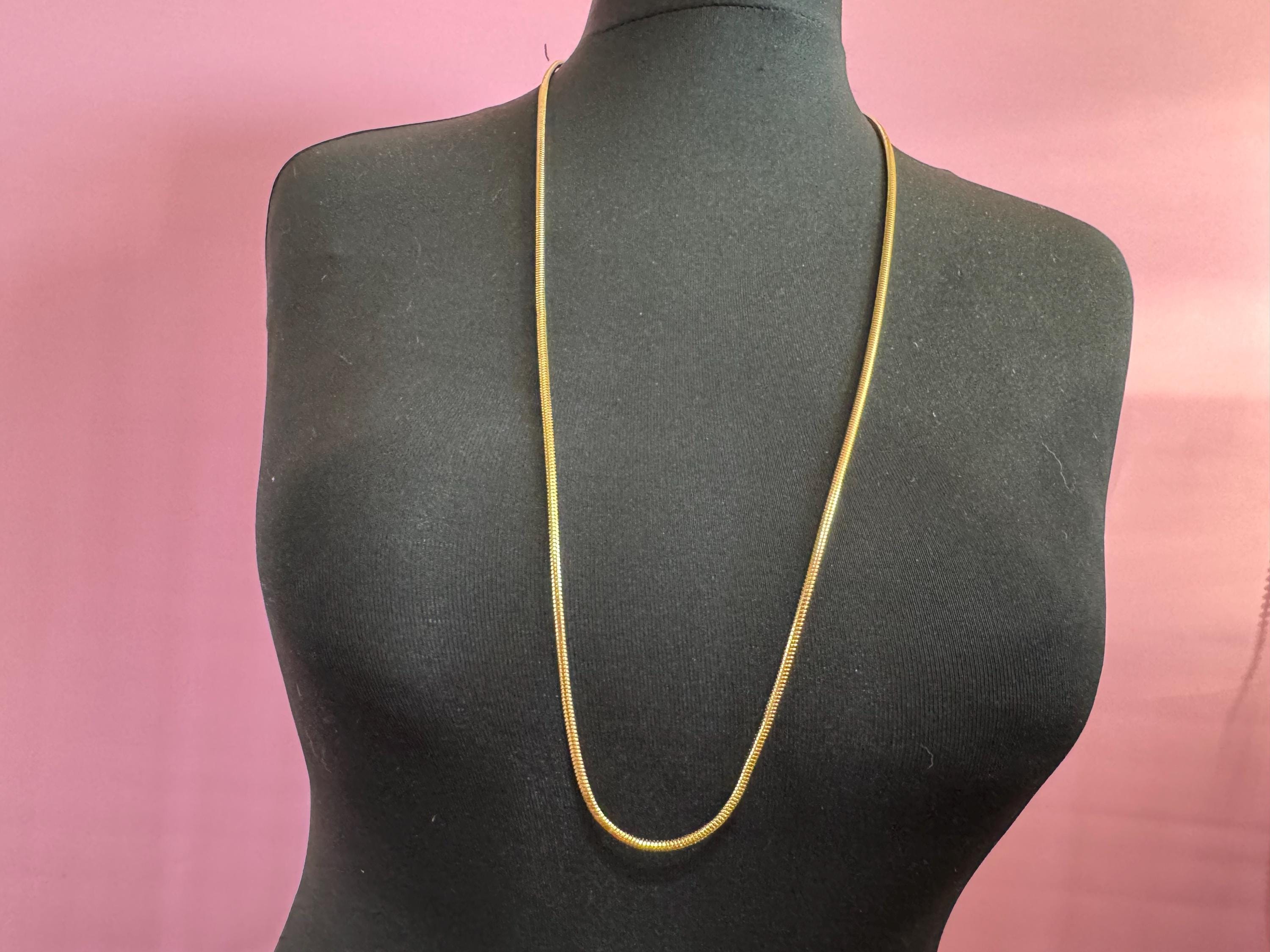 27.5 inch 91cm long 1980s gold plated round snake chain necklace