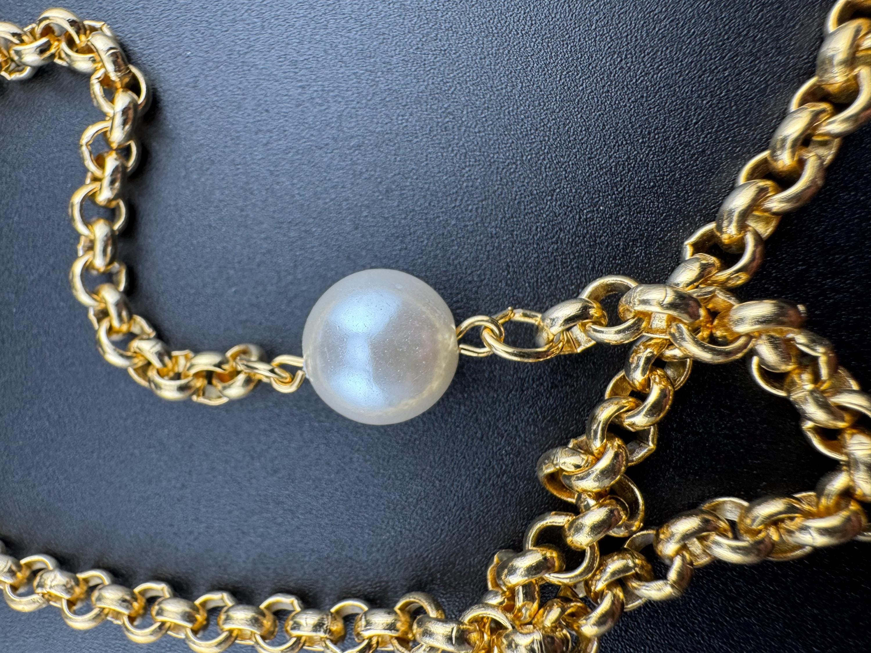 91cm 27” long 1980s thick gold plated belcher link faux glass pearl beaded station necklace
