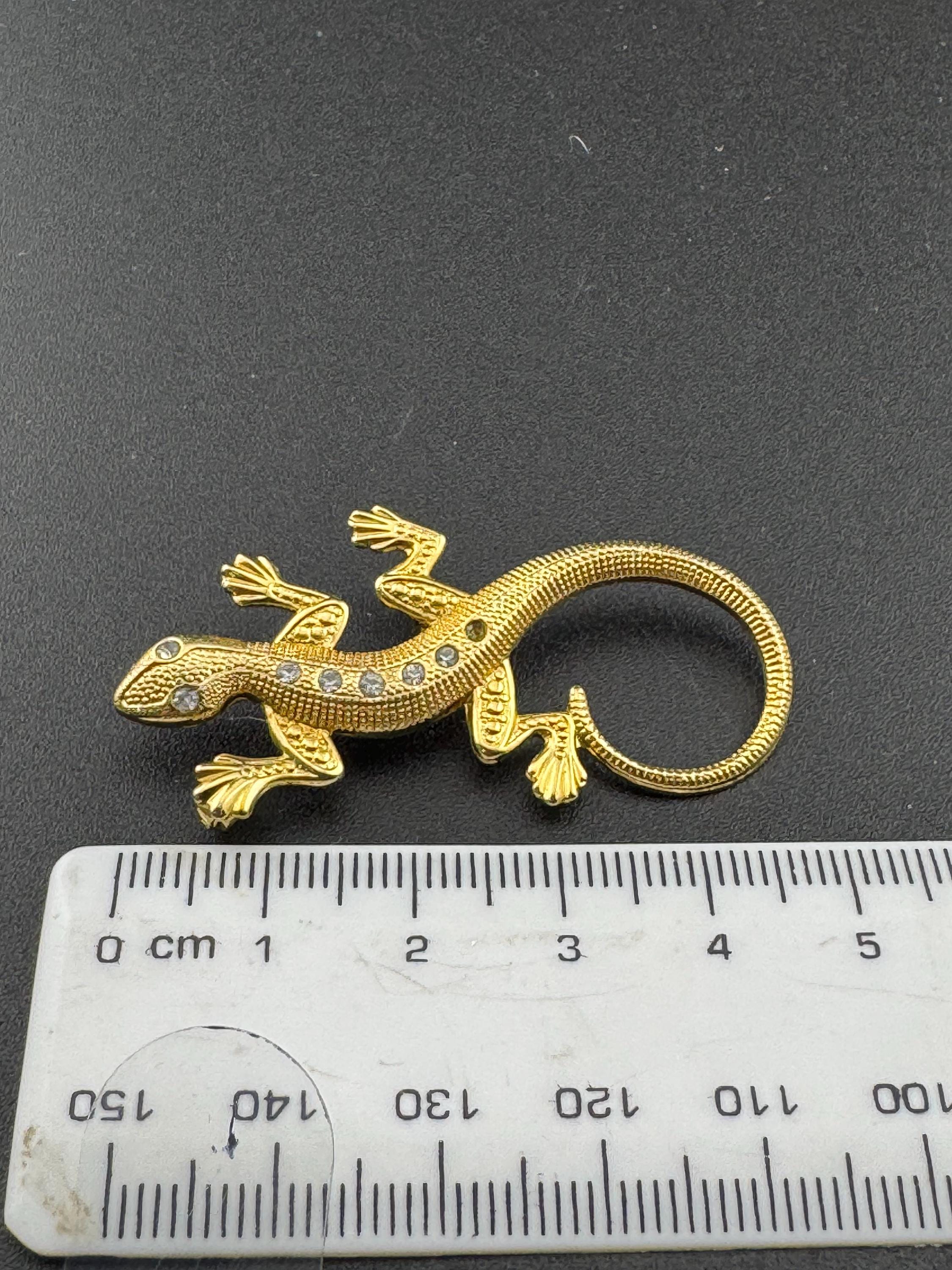 chameleon lizard bug brooch, Vintage gold tone gem set