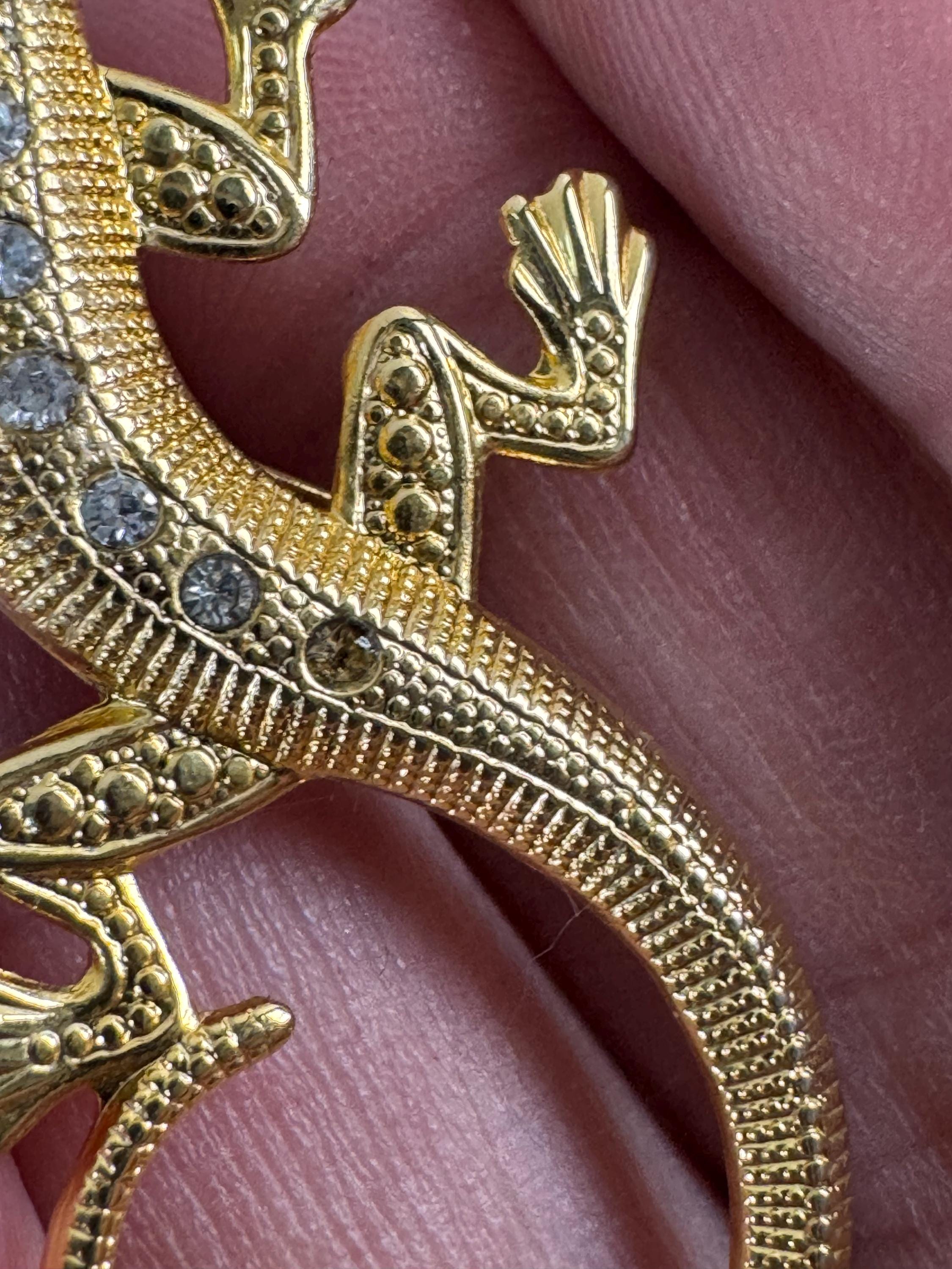 chameleon lizard bug brooch, Vintage gold tone gem set