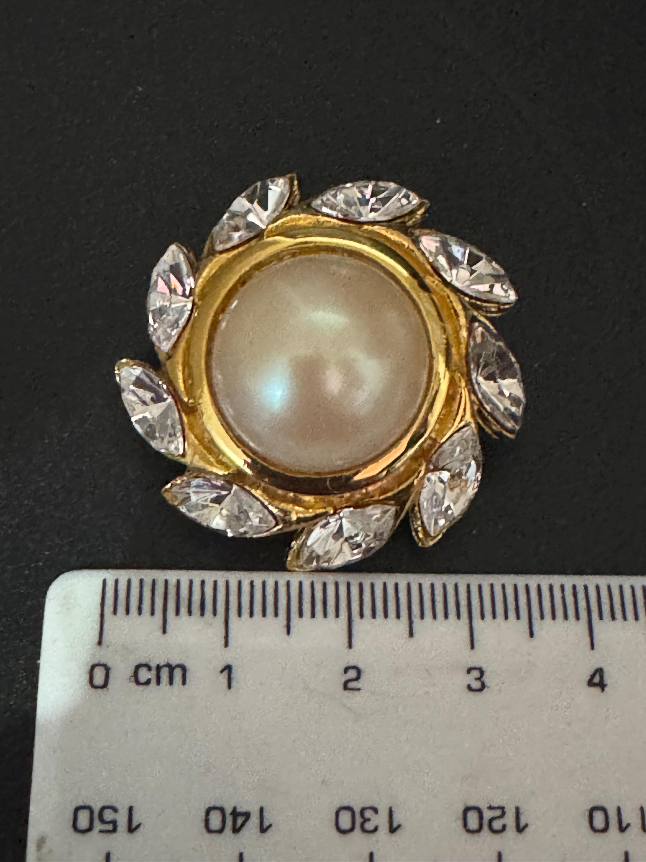 vintage 3.5cm gold tone Round luminescent faux pearl glass cabochon and clear Navette Swarovski crystal big stud clip on earrings