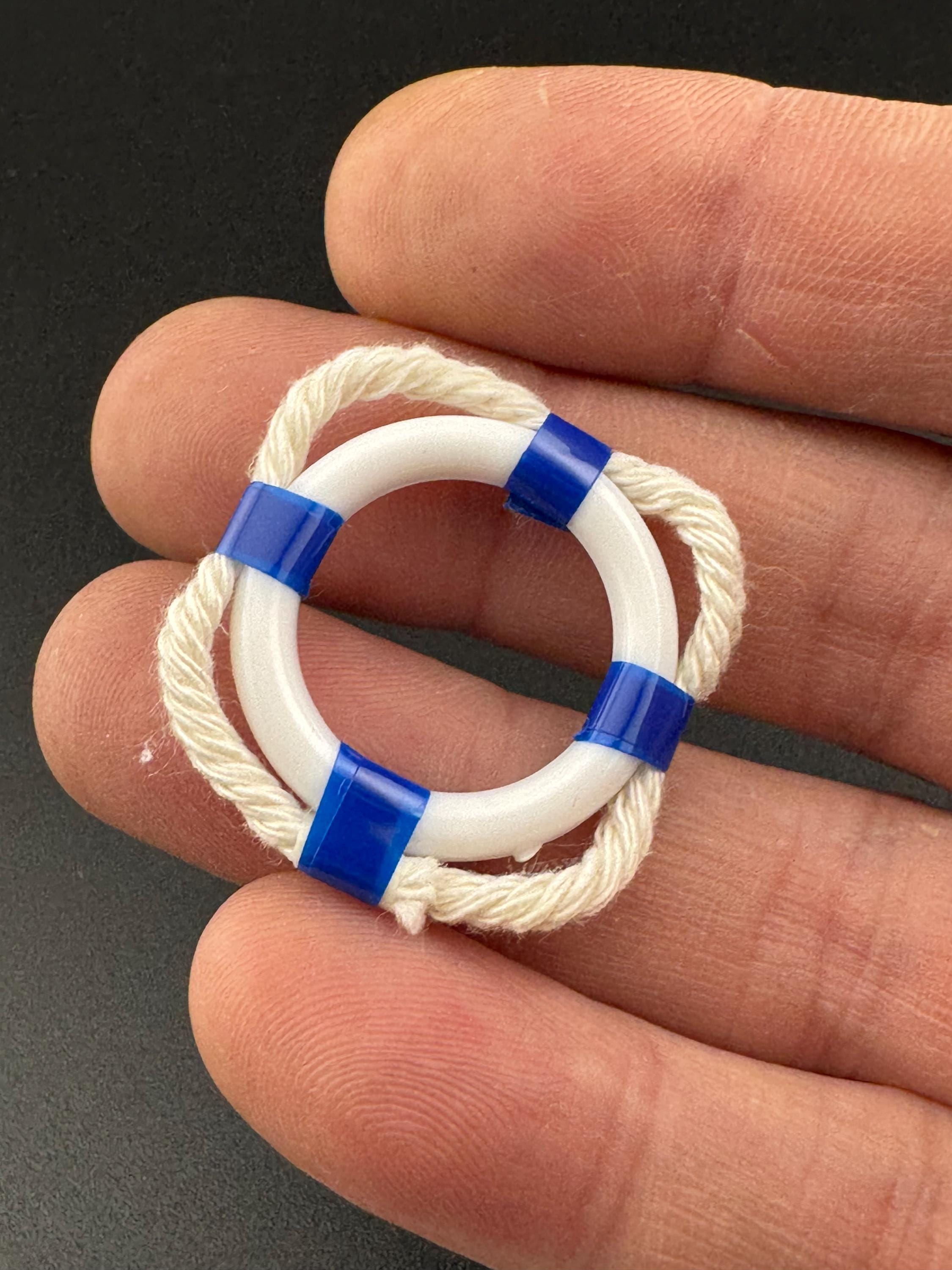 Miniature Blue & White Lifebuoy: Beach Cake Topper (3cm)