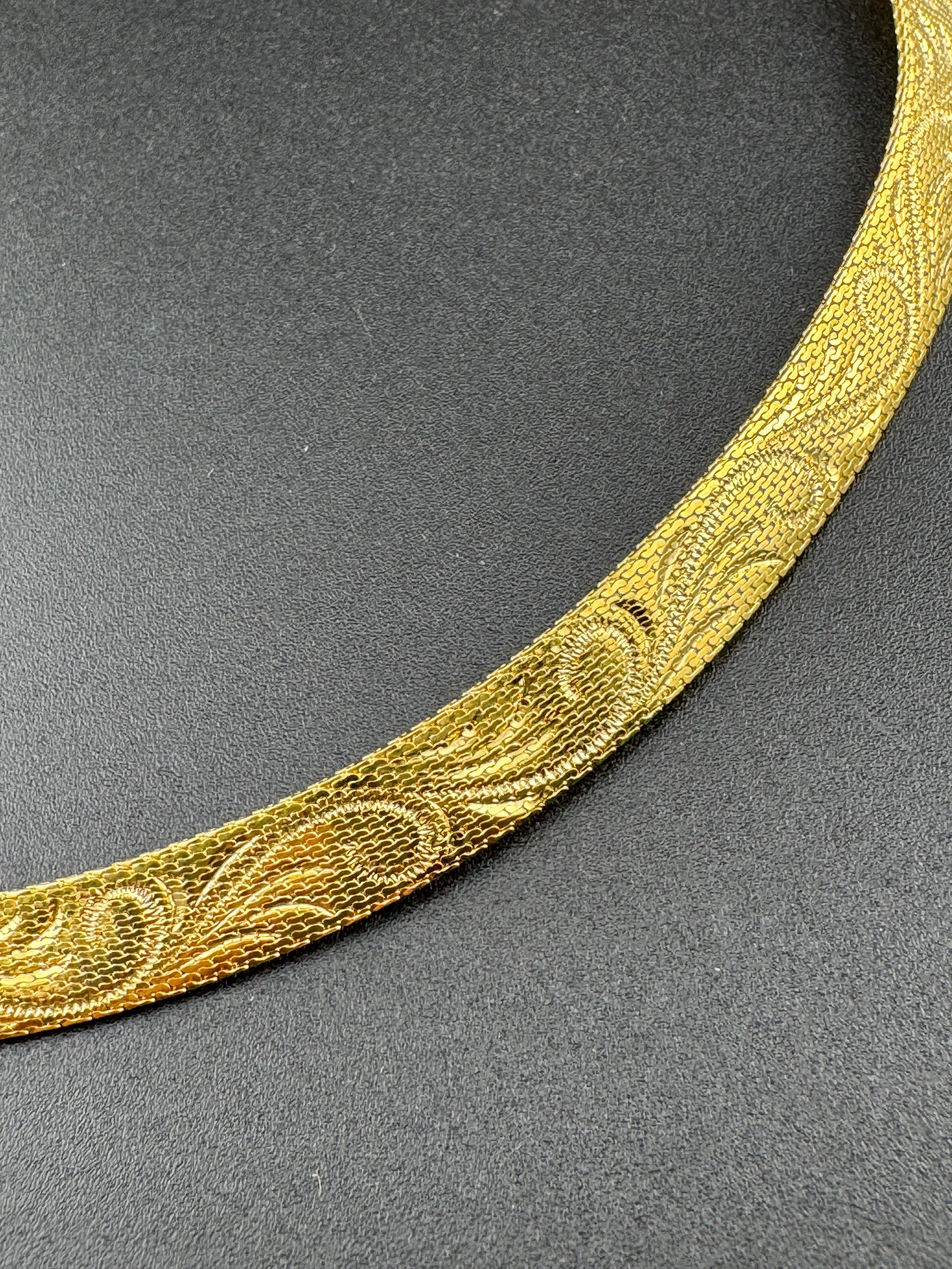 vintage gold plated mesh choker necklace: etched detail 1970s