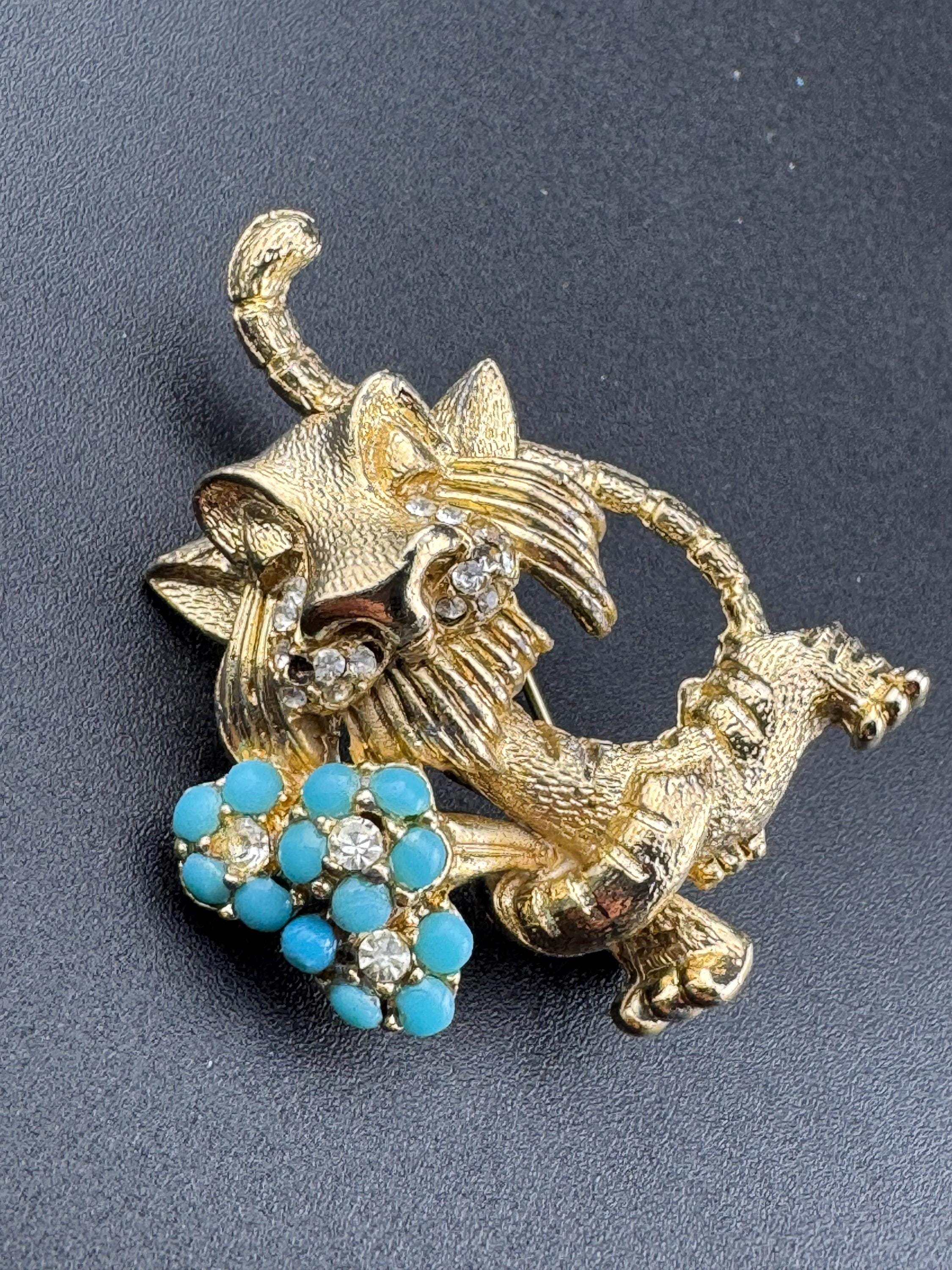 Vintage Gold Tone Lion Brooch with Turquoise Paste