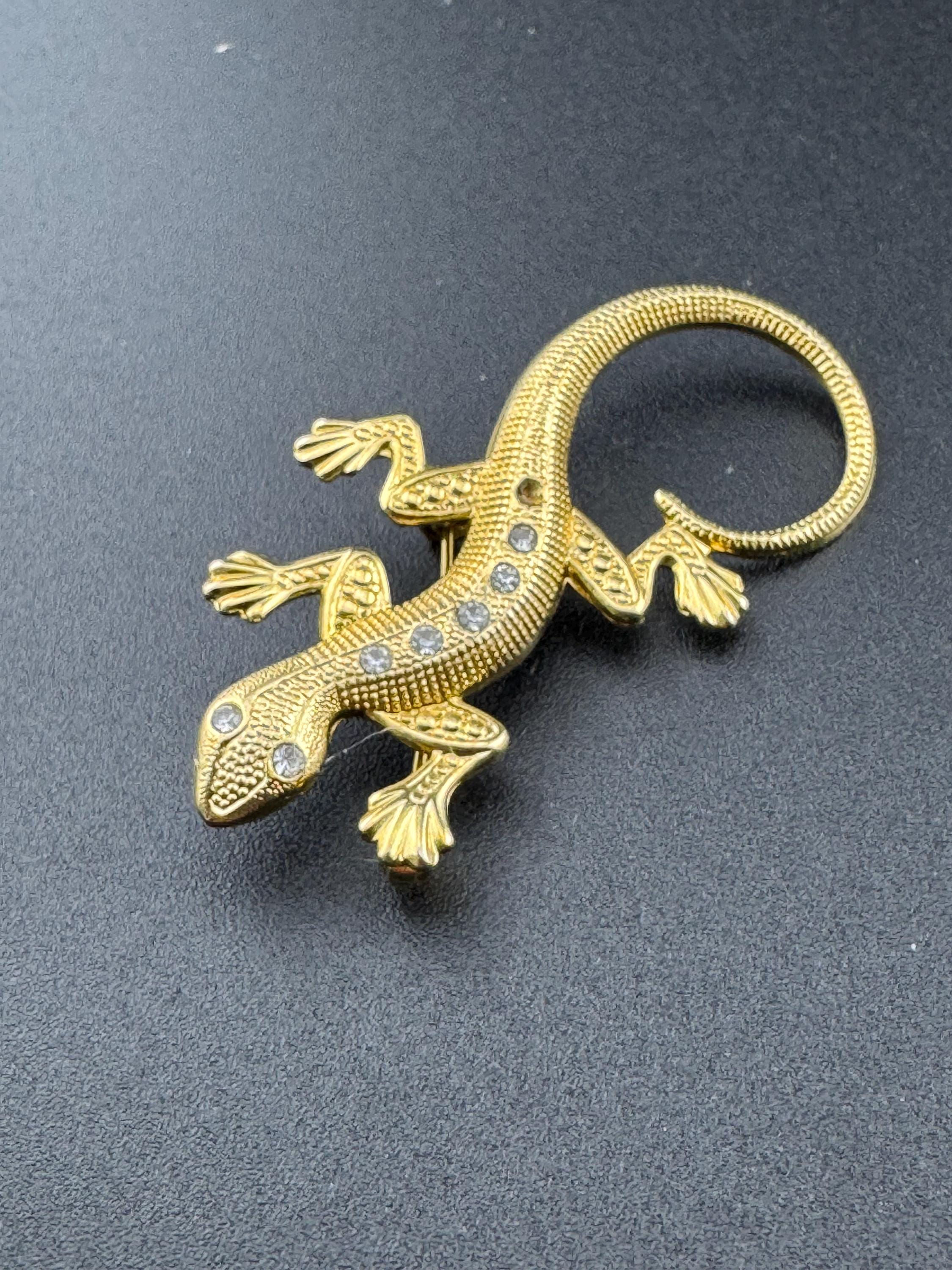 chameleon lizard bug brooch, Vintage gold tone gem set