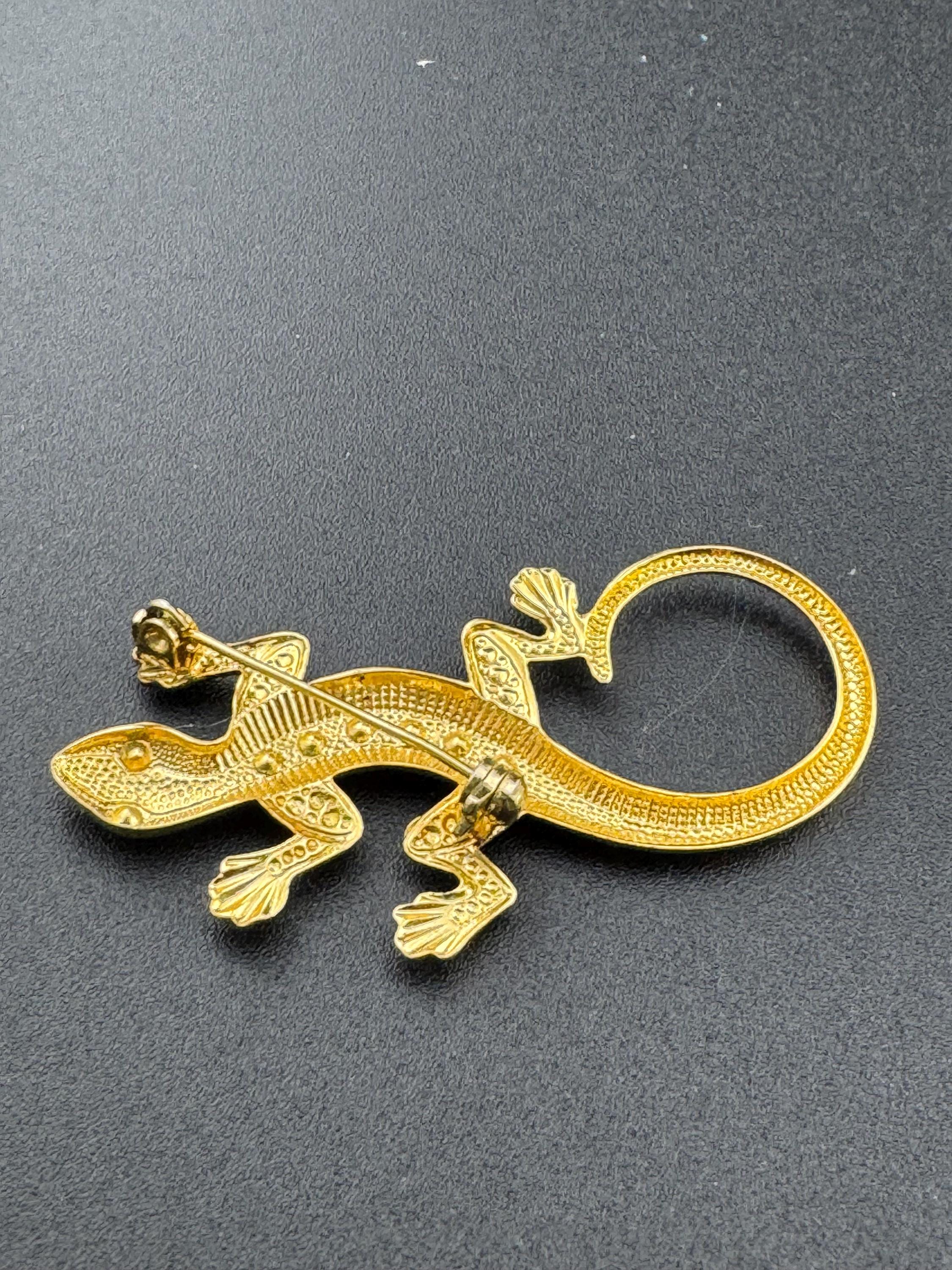 chameleon lizard bug brooch, Vintage gold tone gem set