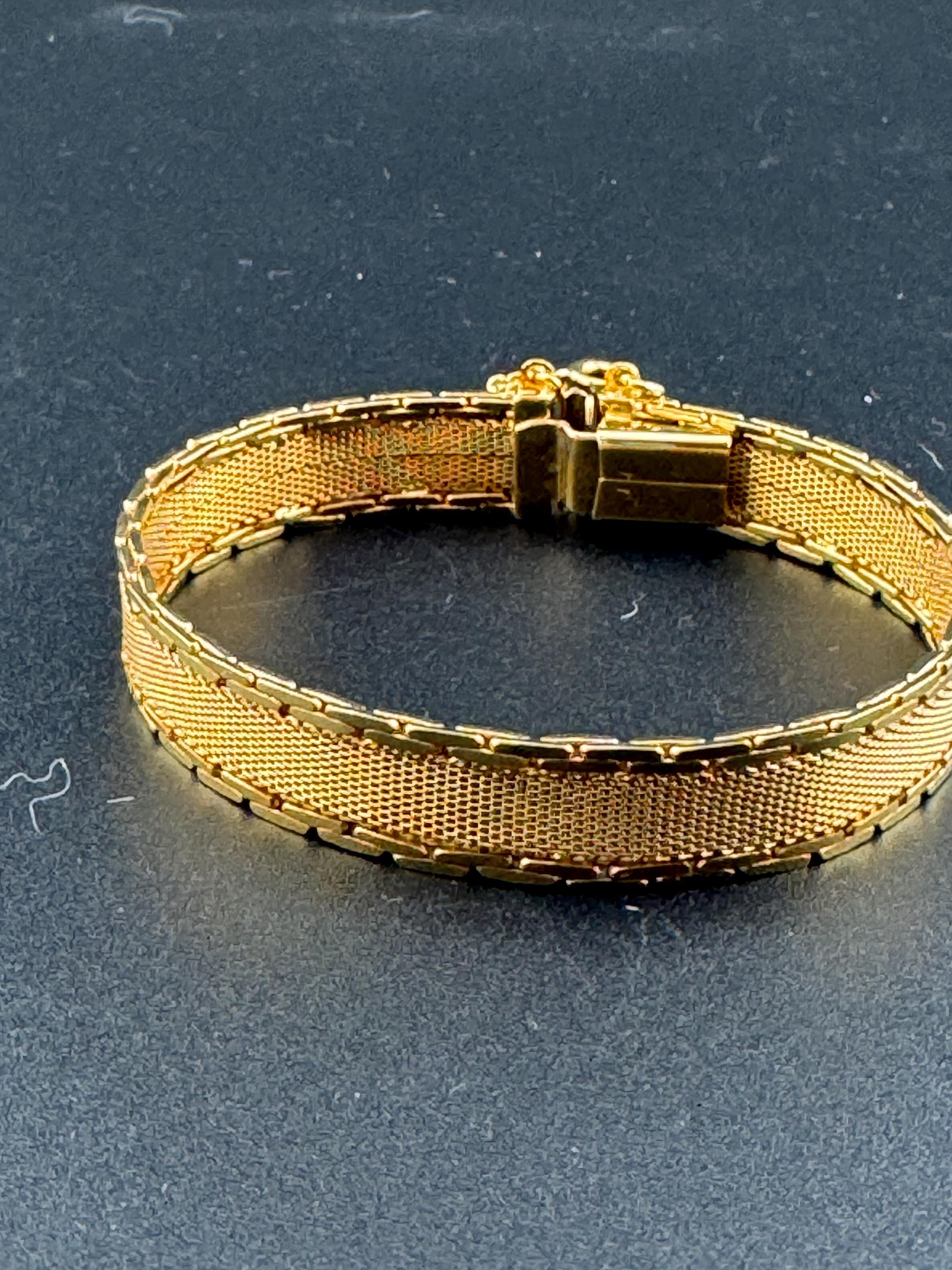 True Vintage pristine antique tone gold plated wide mesh flat link bangle bracelet 18.5 x 12mm old shop stock