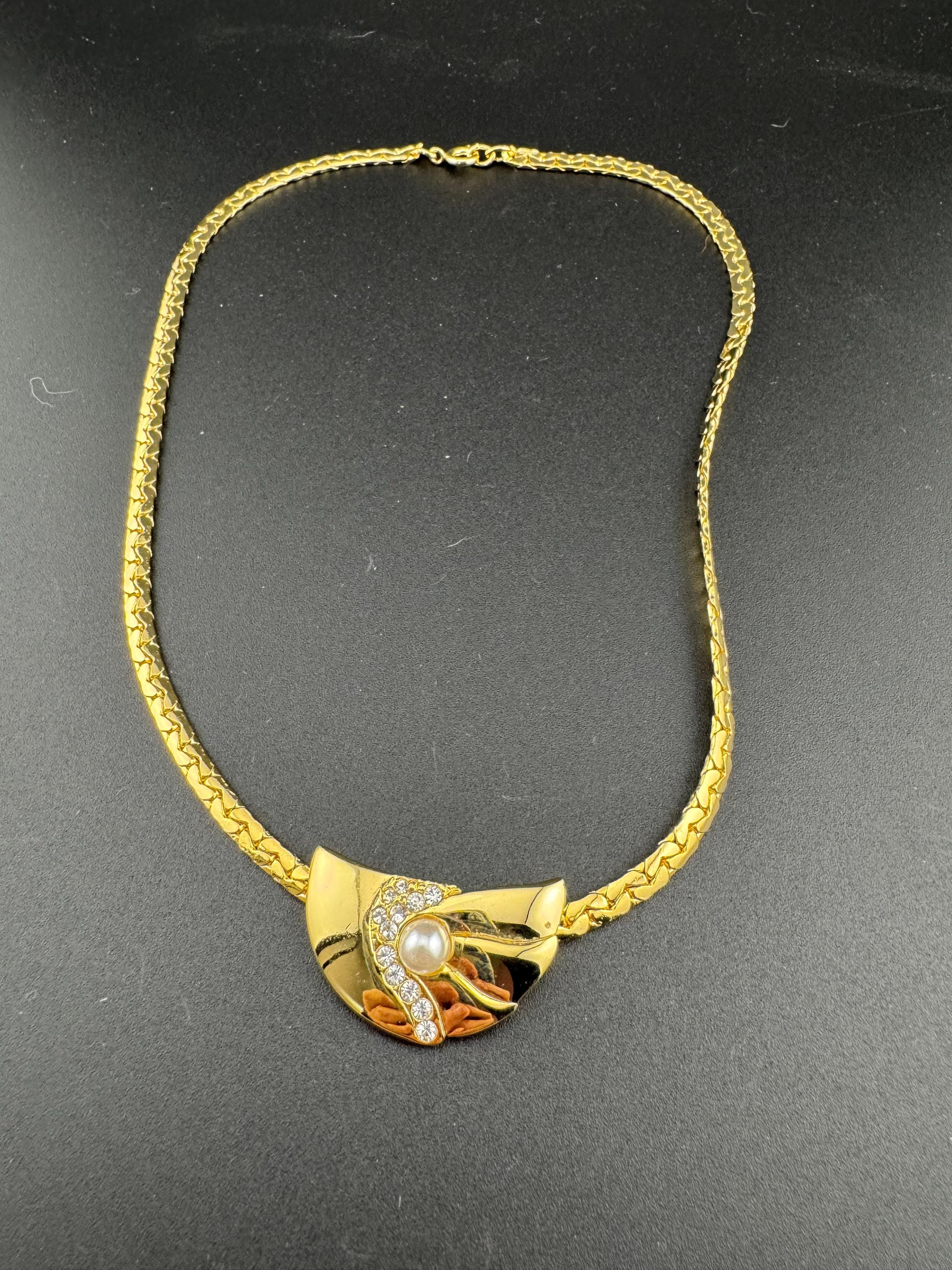 Vintage Gold pearl rhinestone Choker: 1980s necklace