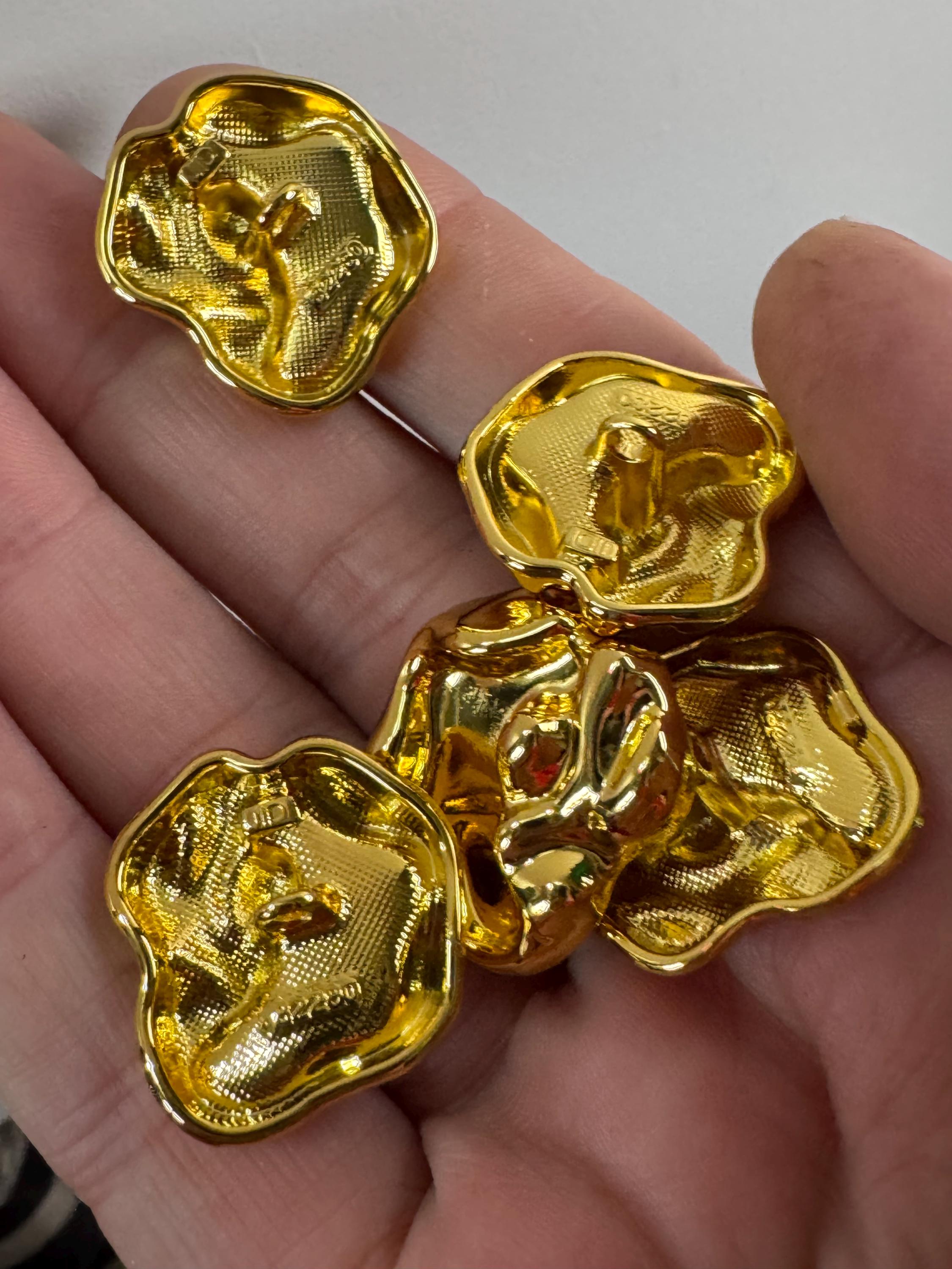 23mm gold irregular shaped metal buttons, (5 pack) abstract design